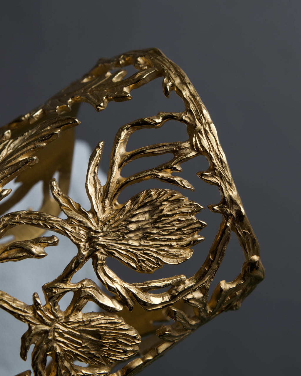 "Christian Dior" Botanical carving gold bangle