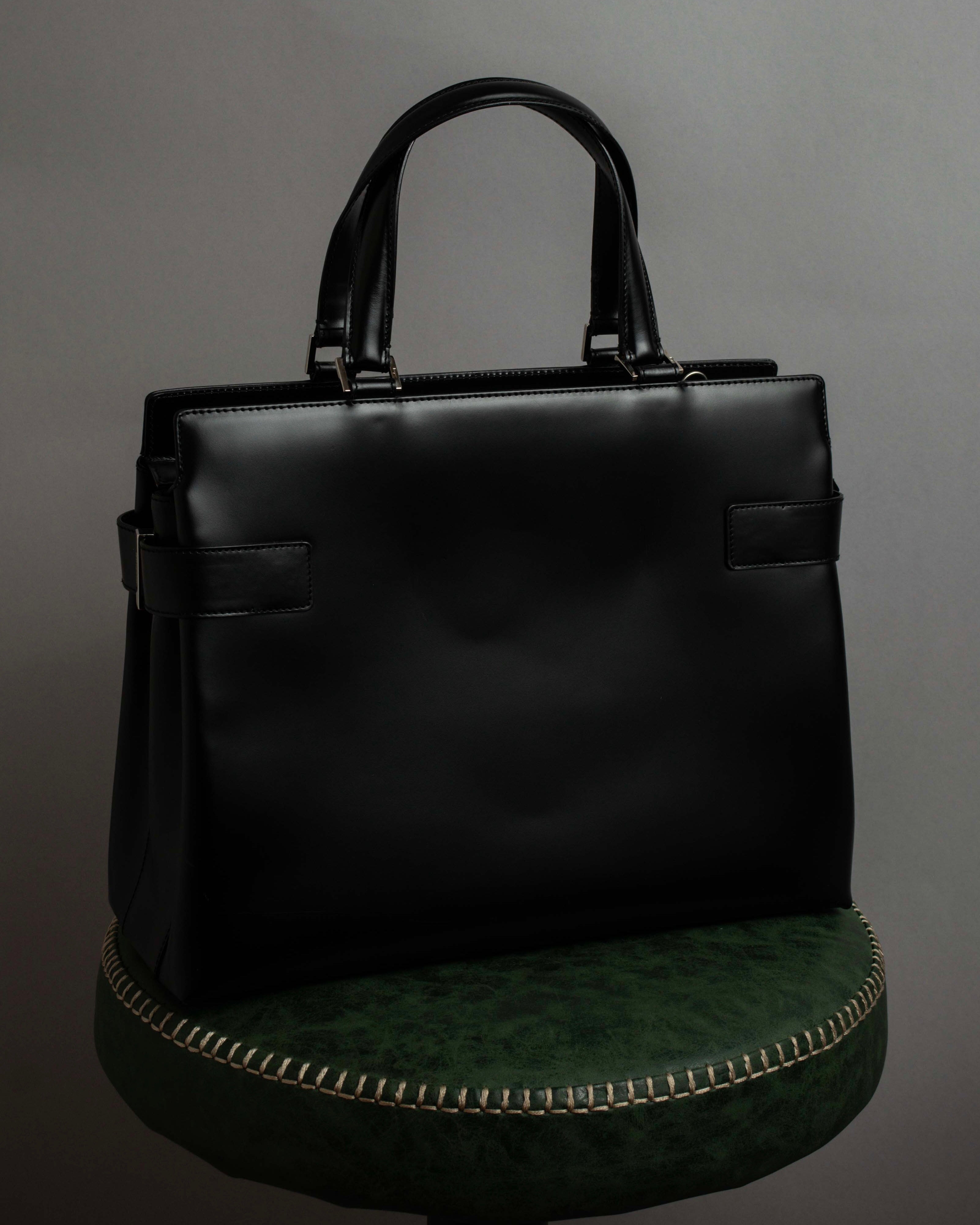 "Salvatore Ferragamo" Gancini motif both sides design leather hand bag