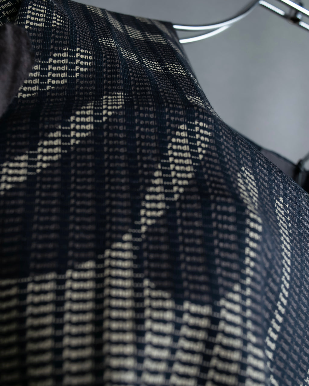 "FENDI" Logo print V-neck sleeveless top