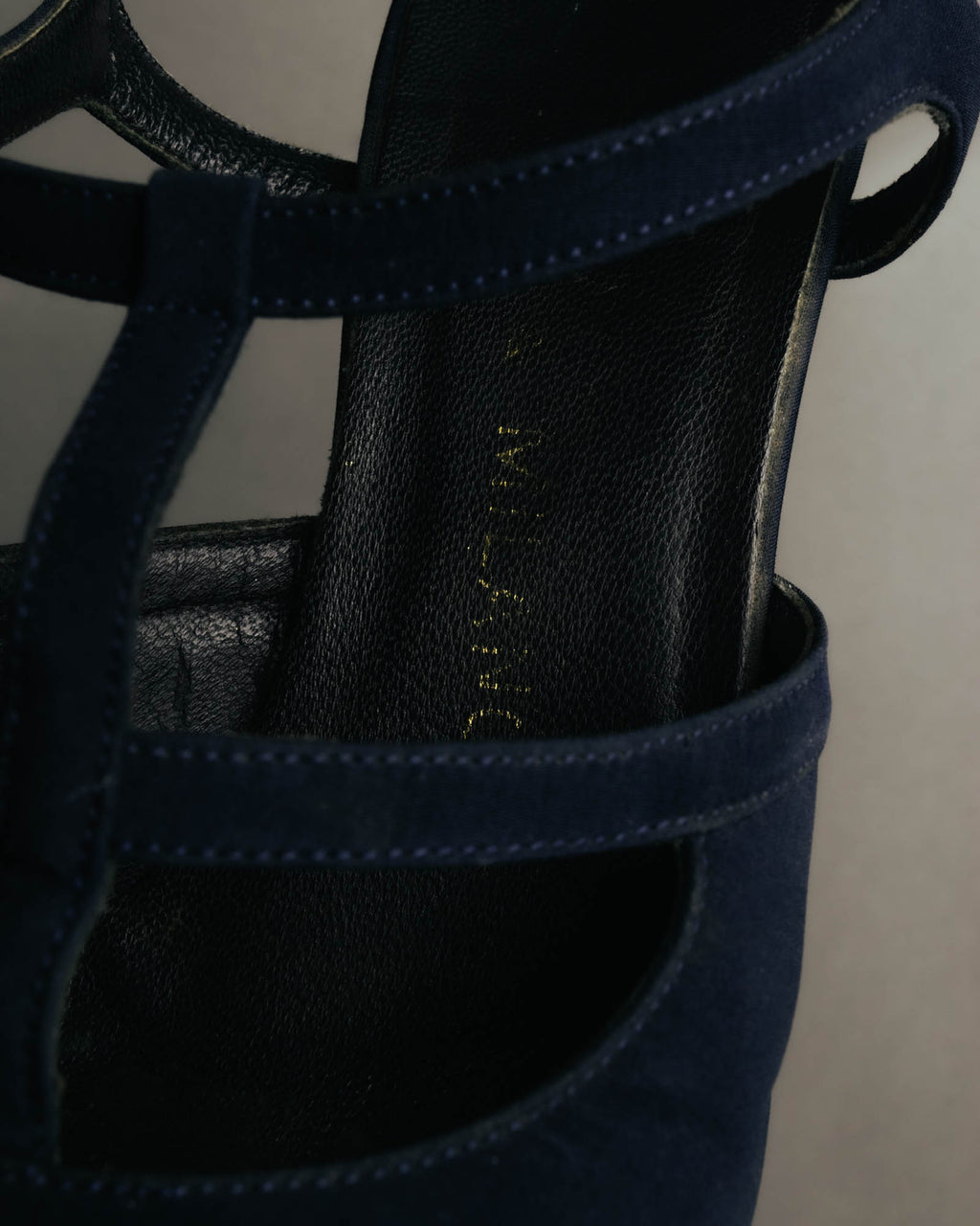 "PRADA" 90's-00's Dark navy t-strap pumps