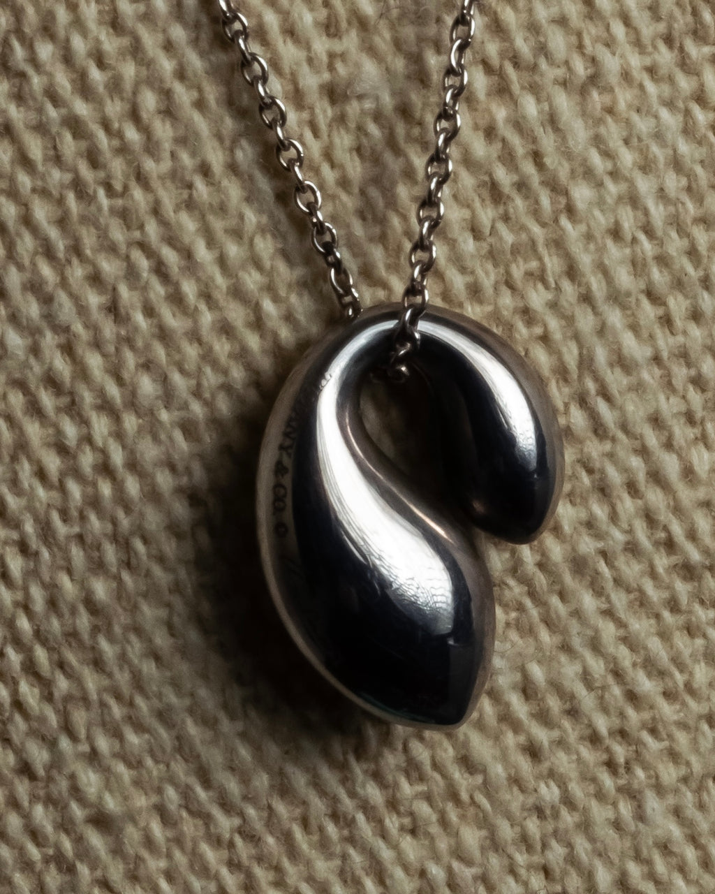 "Tiffany&Co" Elsa Peretti double teardrop motif pendant