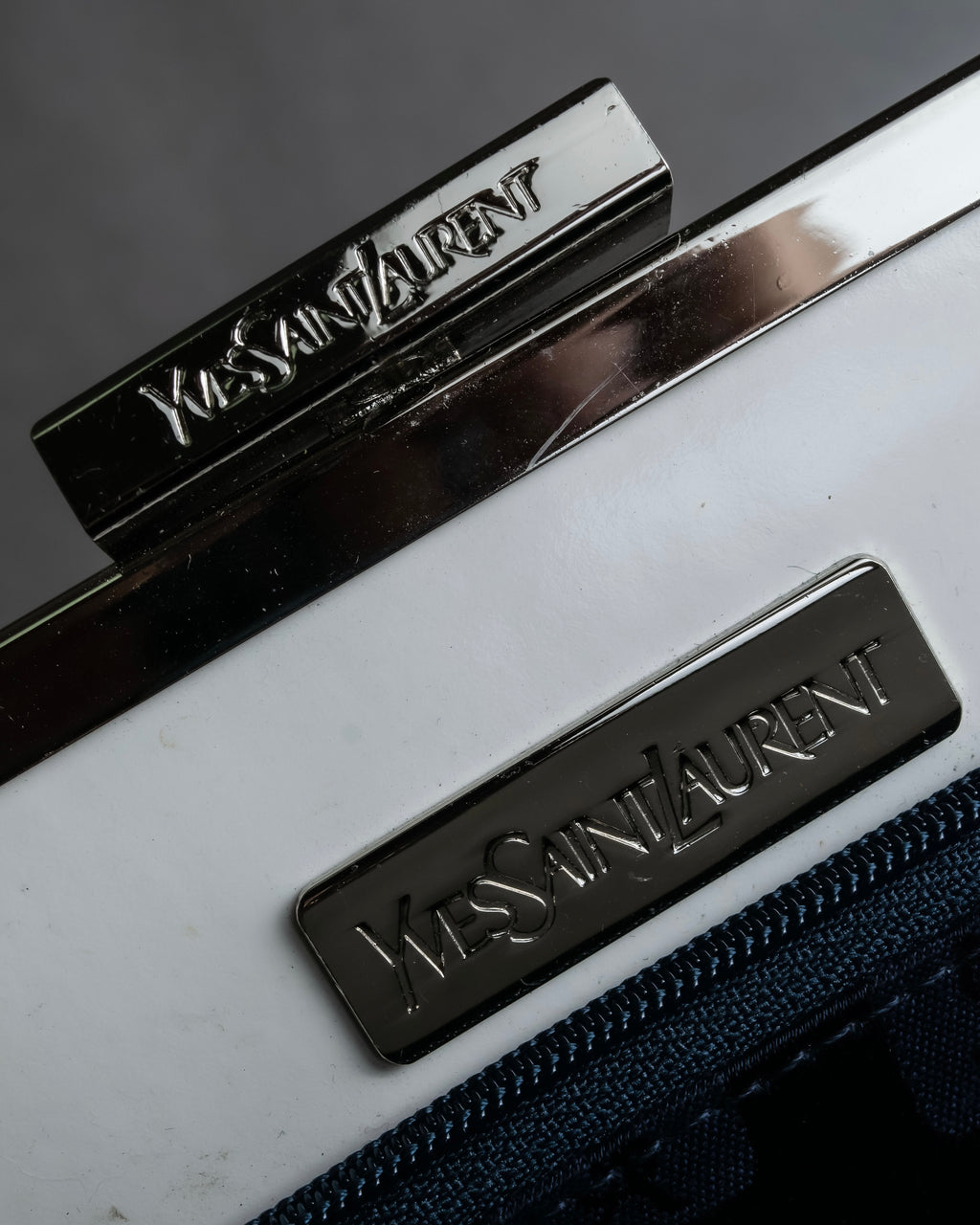 "YVES SAINT LAURENT" Clasp design chain shoulder patent leather bag