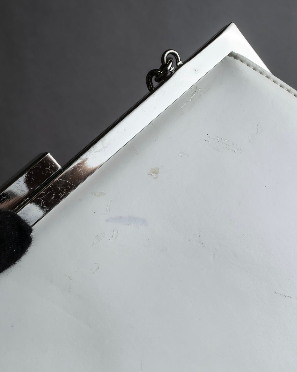 "YVES SAINT LAURENT" Clasp design chain shoulder patent leather bag