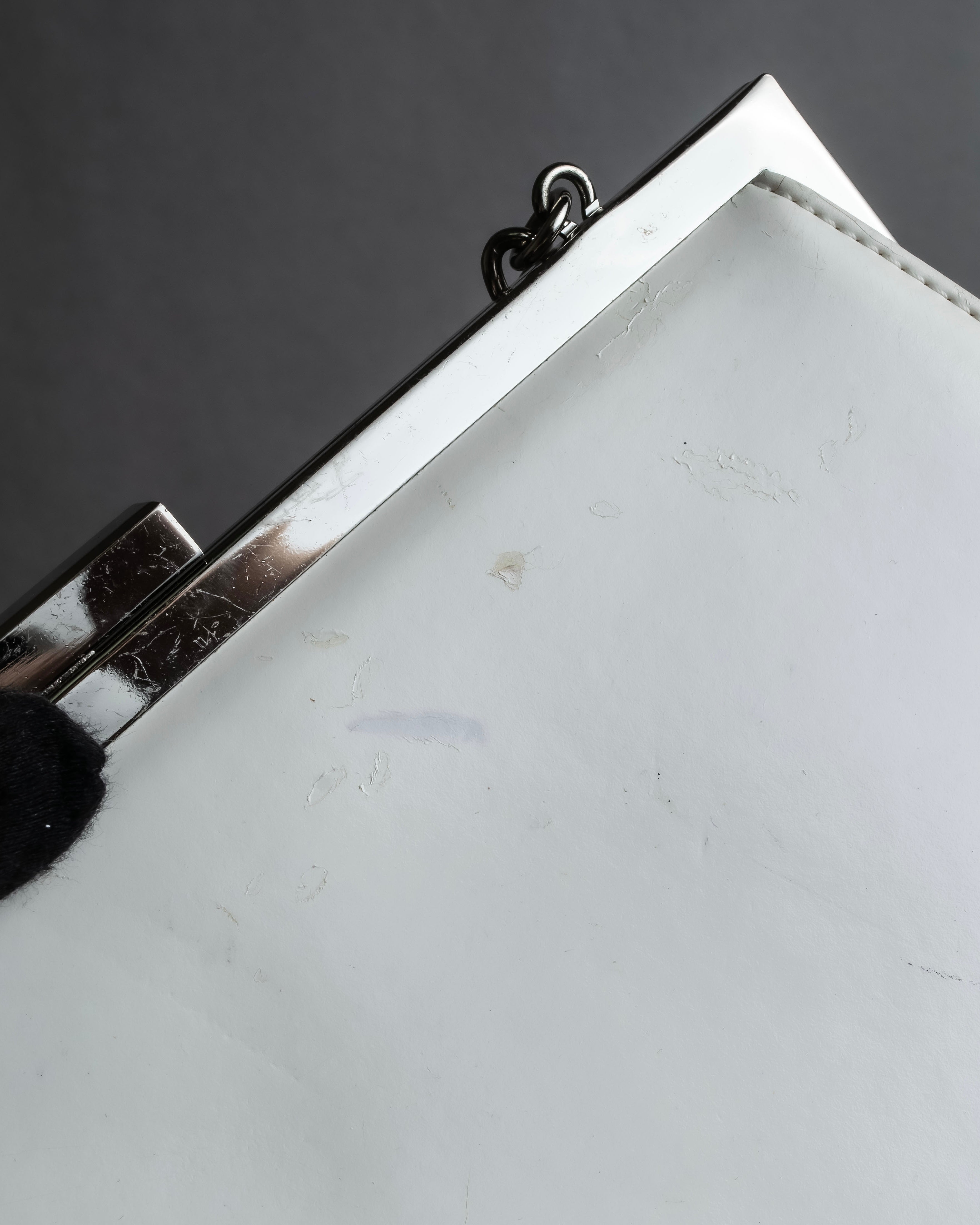 "YVES SAINT LAURENT" Clasp design chain shoulder patent leather bag