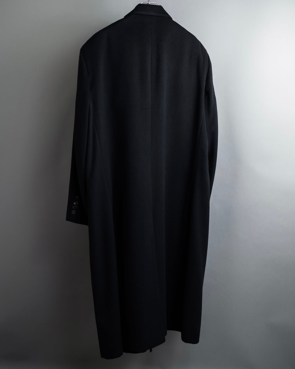 "CHRISTIAN DIOR MONSIEUR" 
Oversized double-breasted chester coat