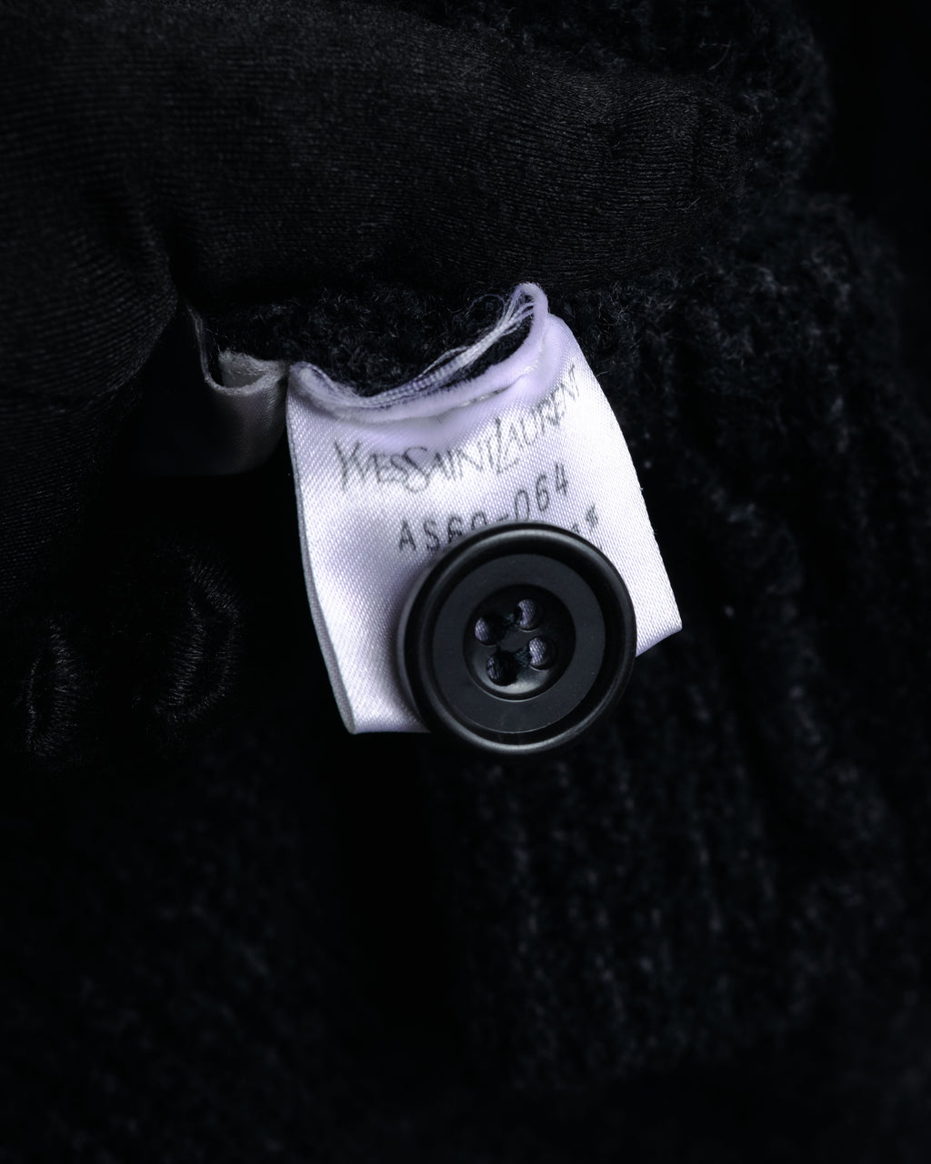 “Yves Saint Laurent” 90’s Textured diamond pattern cardigan