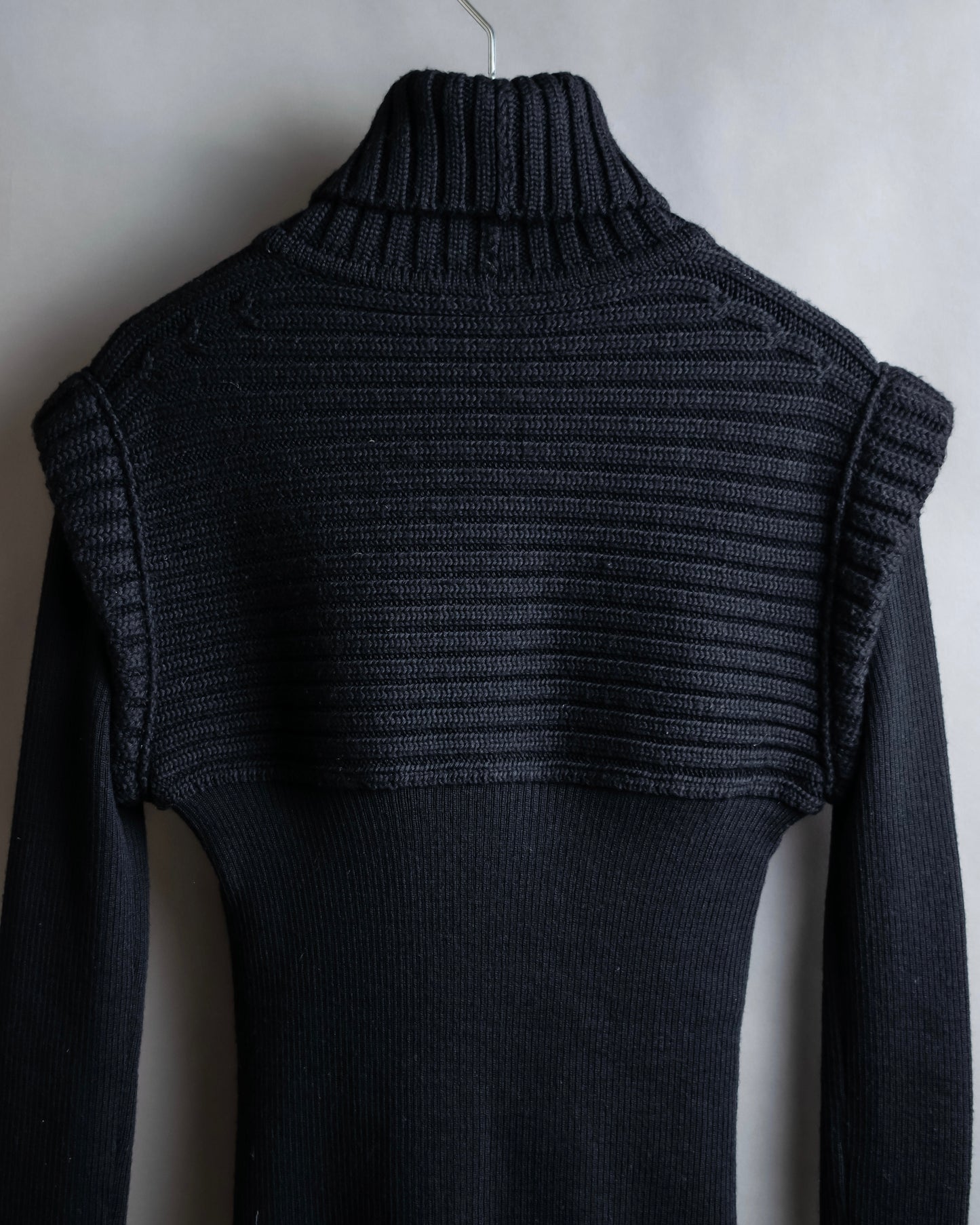 "FENDI" Bustier docking shape ribbed turtleneck knit