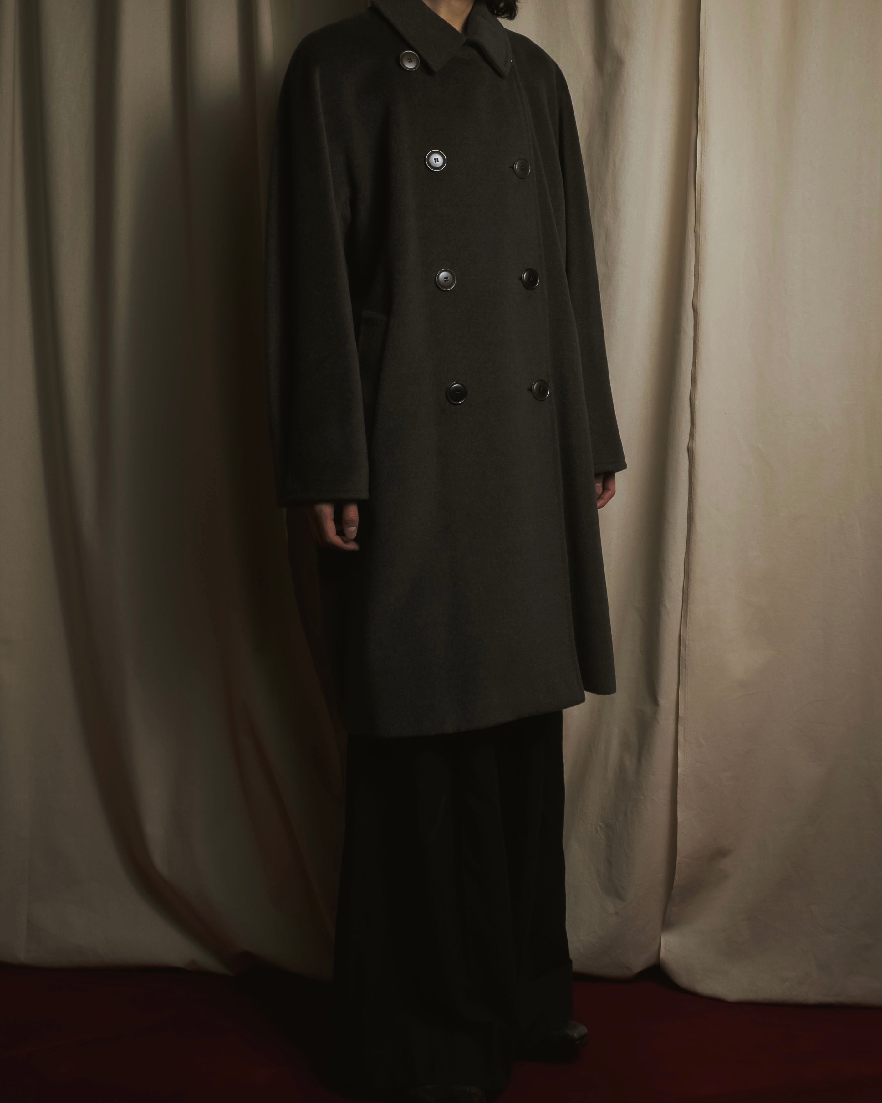 Abrigo minimal de doble botonadura de MARINA RINALDI