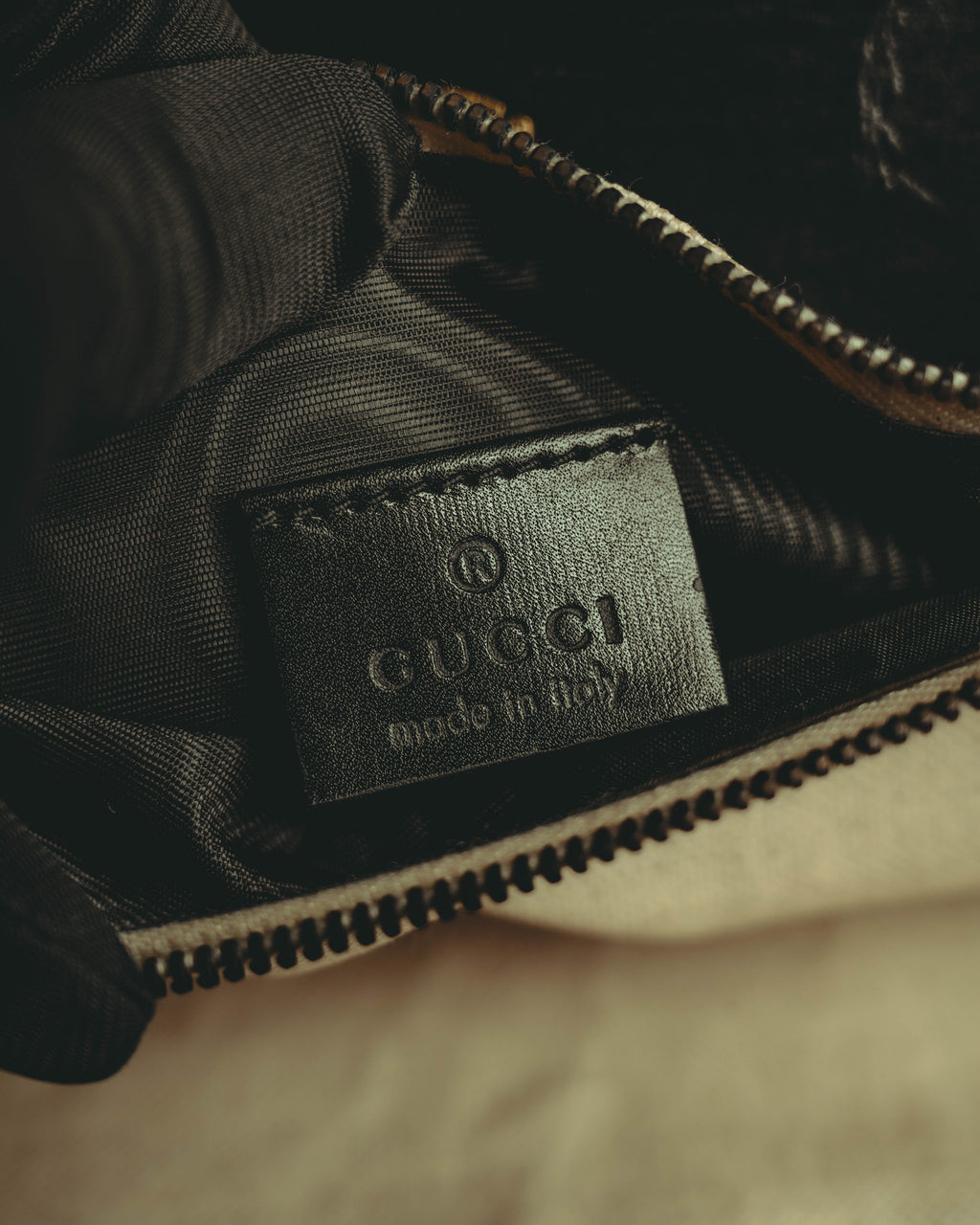 -SPECIAL- “GUCCI” 2012-2016 crossover-era crest studded doctor bag