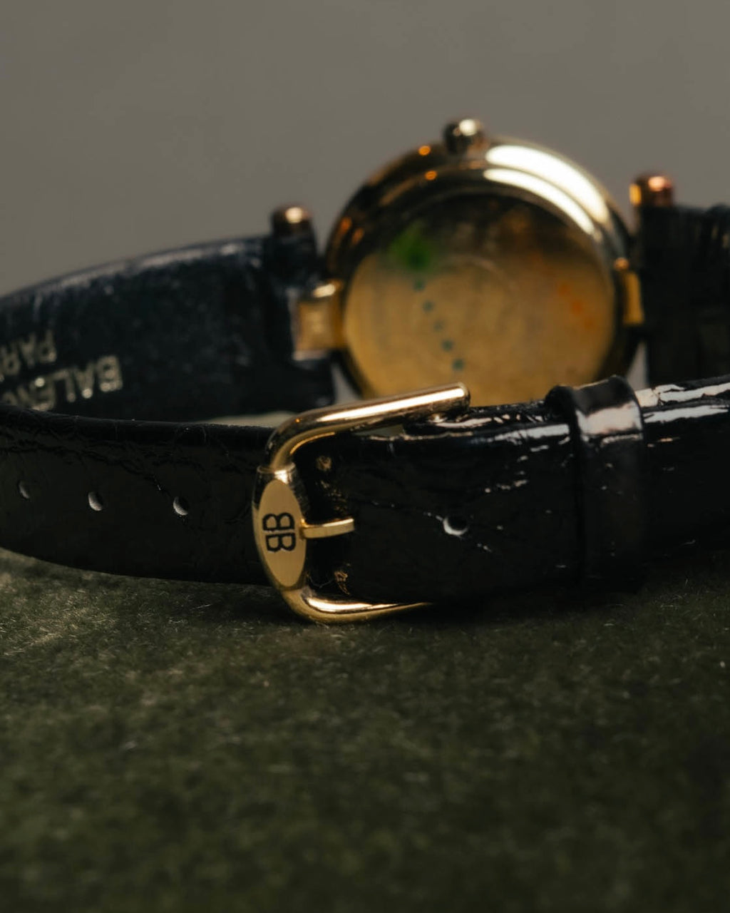 -SPECIAL- "BALENCIAGA" 80's-90's Classic round wristwatch
