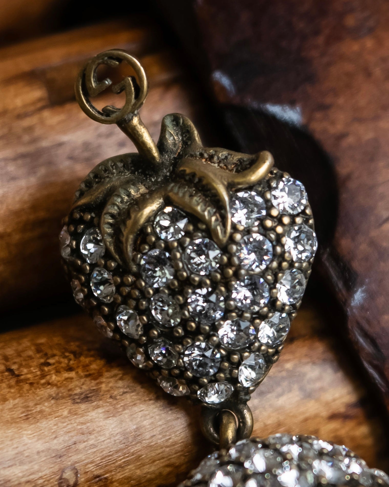 "GUCCI" Strawberry＆spike motif rhinestone earrings