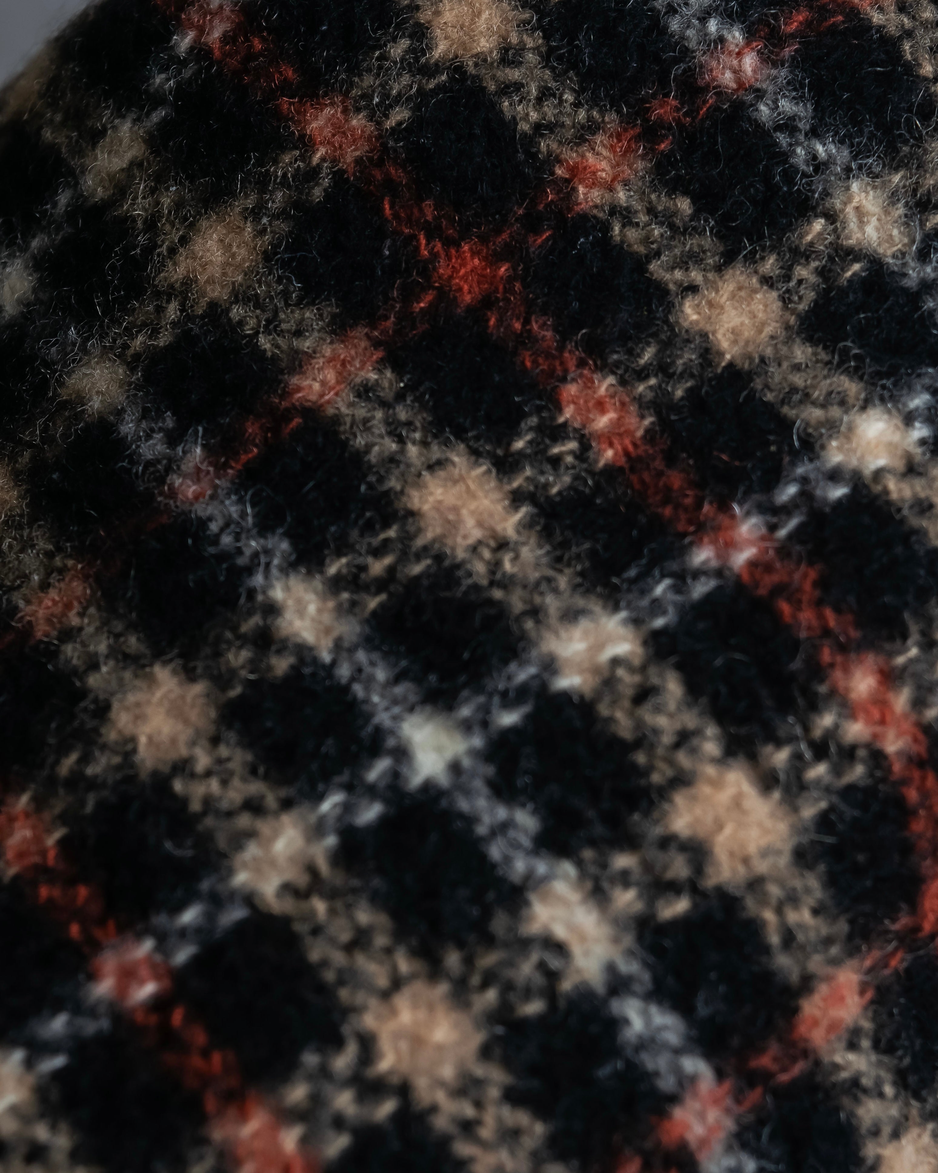 "DAKS" House check pattern fringe design muffler