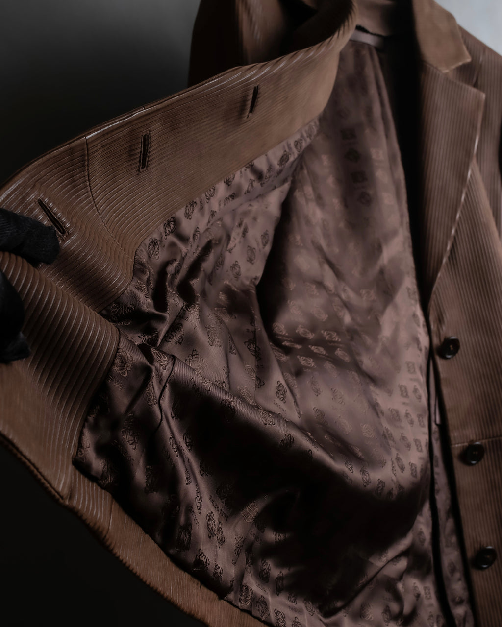 "LOEWE" Three-dimensional ribbed lamb leather set up