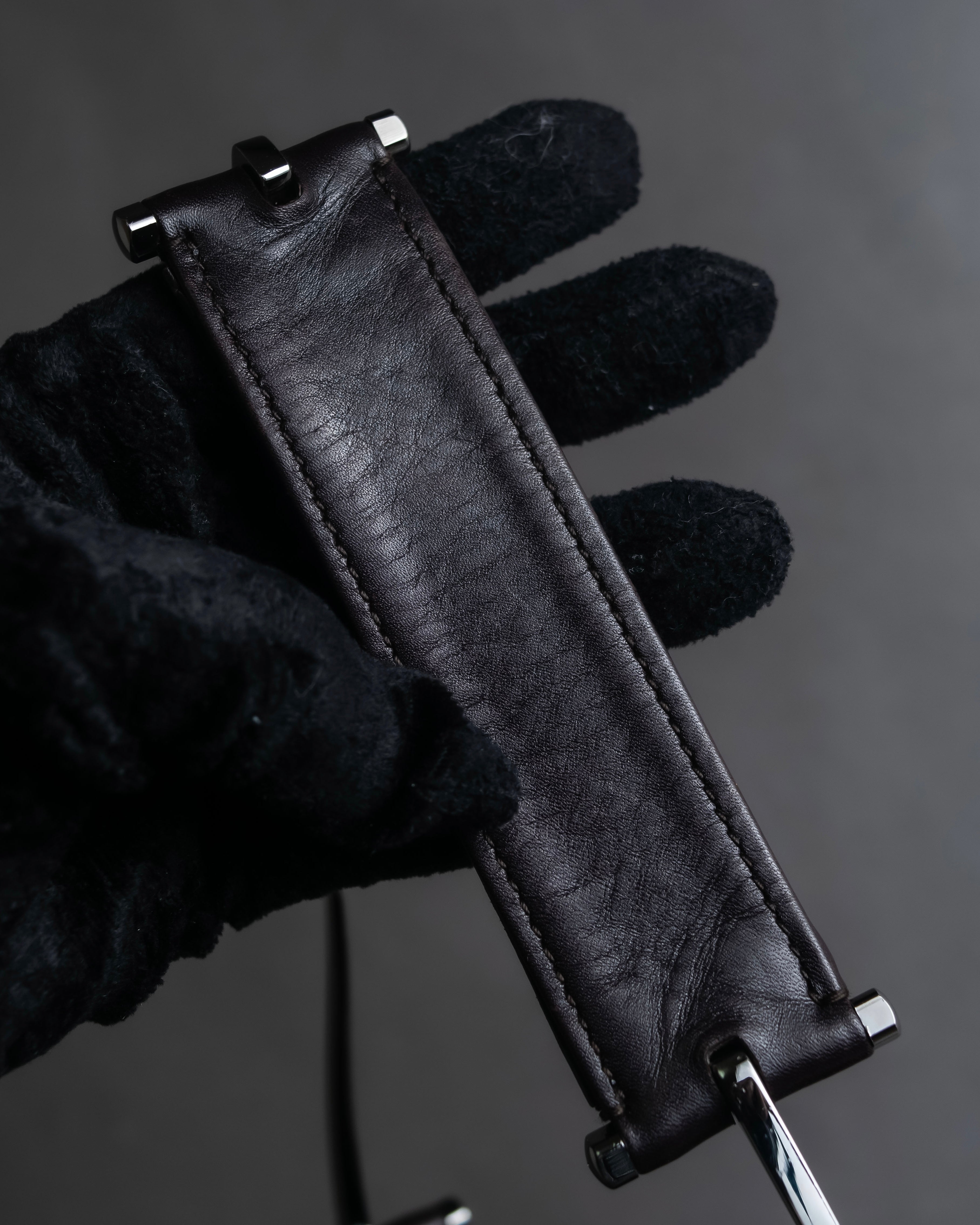 "GUCCI" Metal handle detail brown leather bag