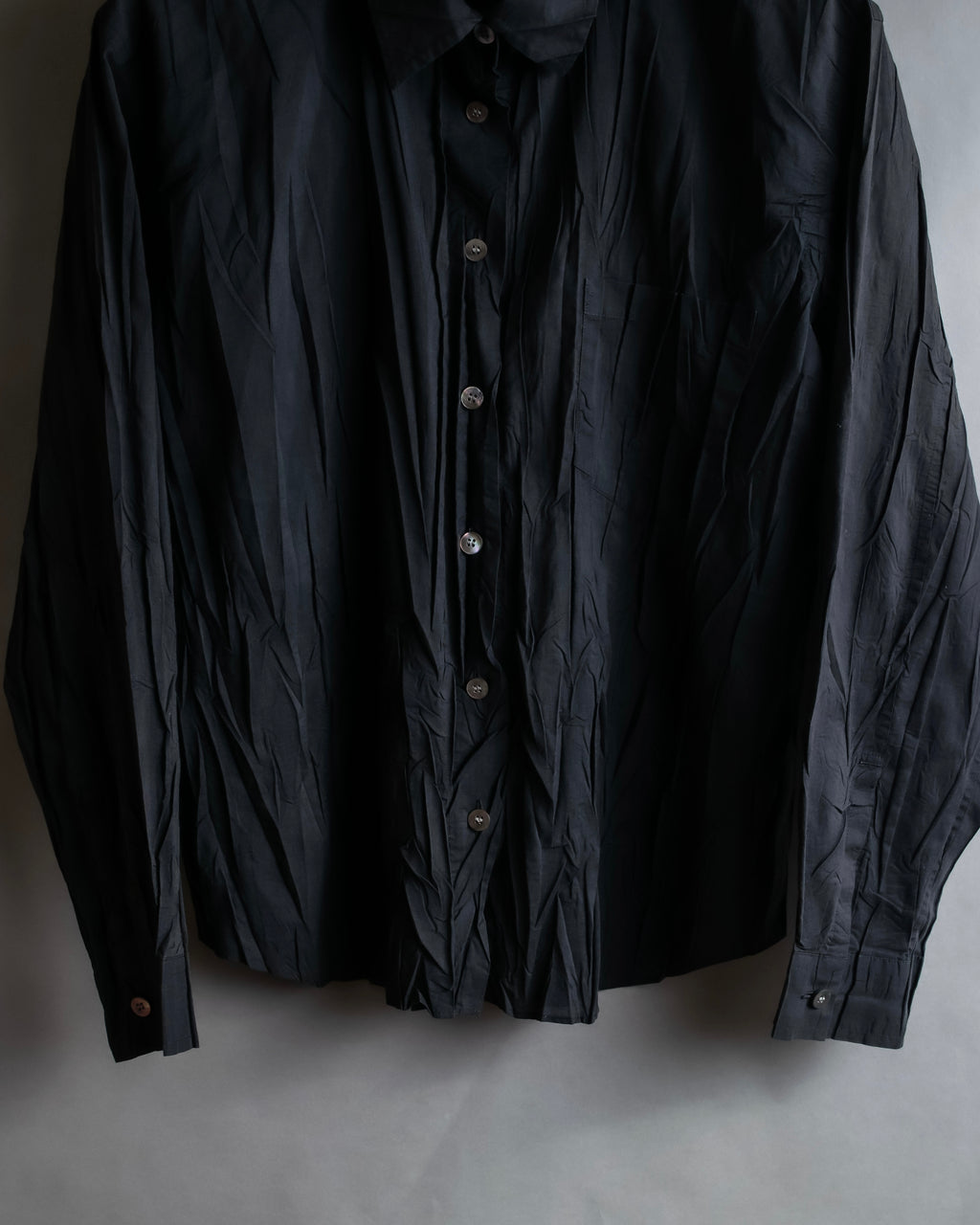 "PLEATS PLEASE ISSEY MIYAKE"
 Irregularly washed shirt jacket