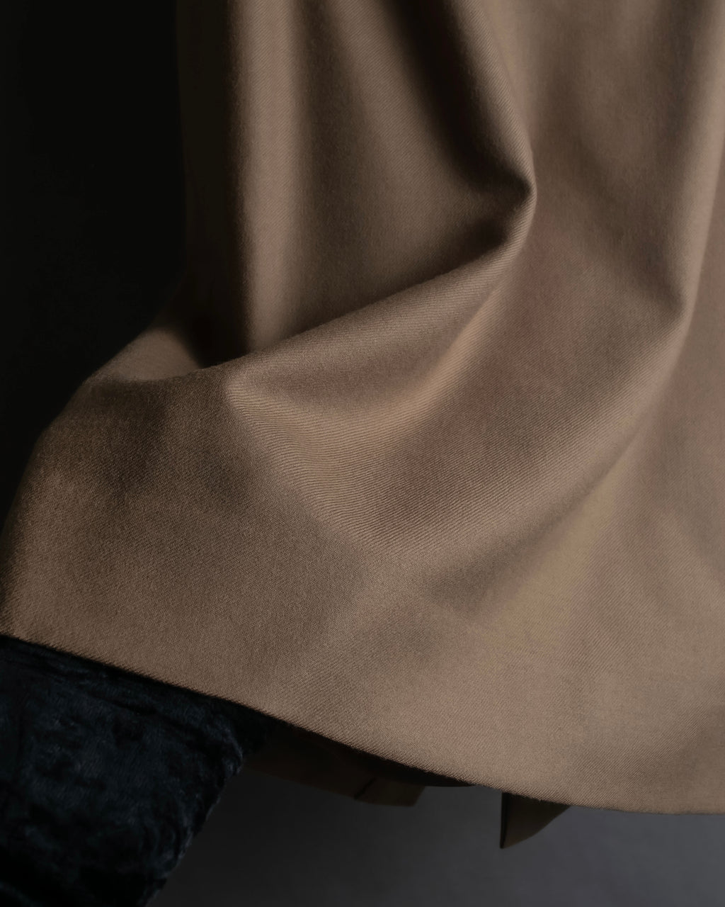 "BURBERRYS" 6 button tailored jacket and tight skirt set up