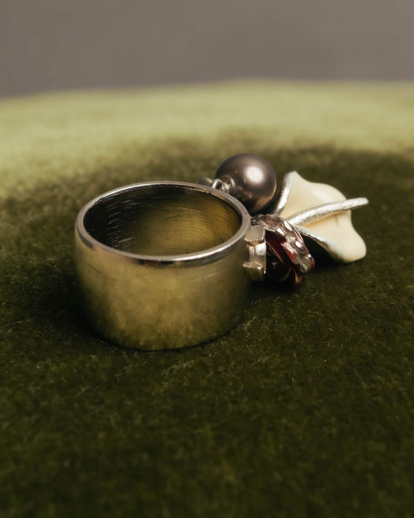 -SPECIAL- “CHANEL” 2005AW charm flower ring
