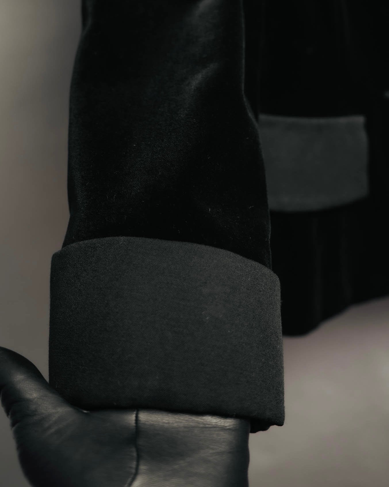 –SPECIAL– “Yves Saint Laurent” 90’s-00’s Velvet tuxedo tailored jacket