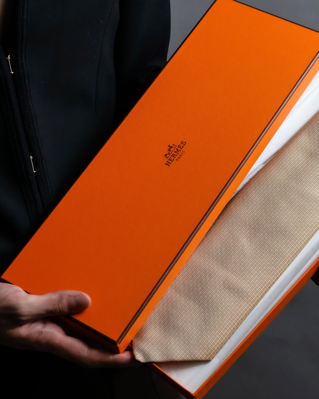 “HERMES” Double line patterned silk tie