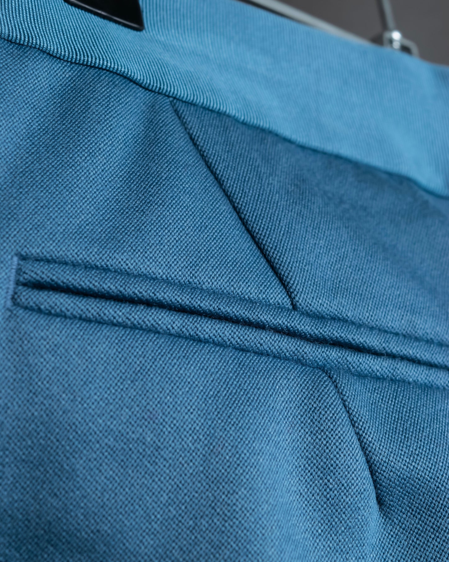 "DRAWER" Beautiful light blue tapered silhouette slacks