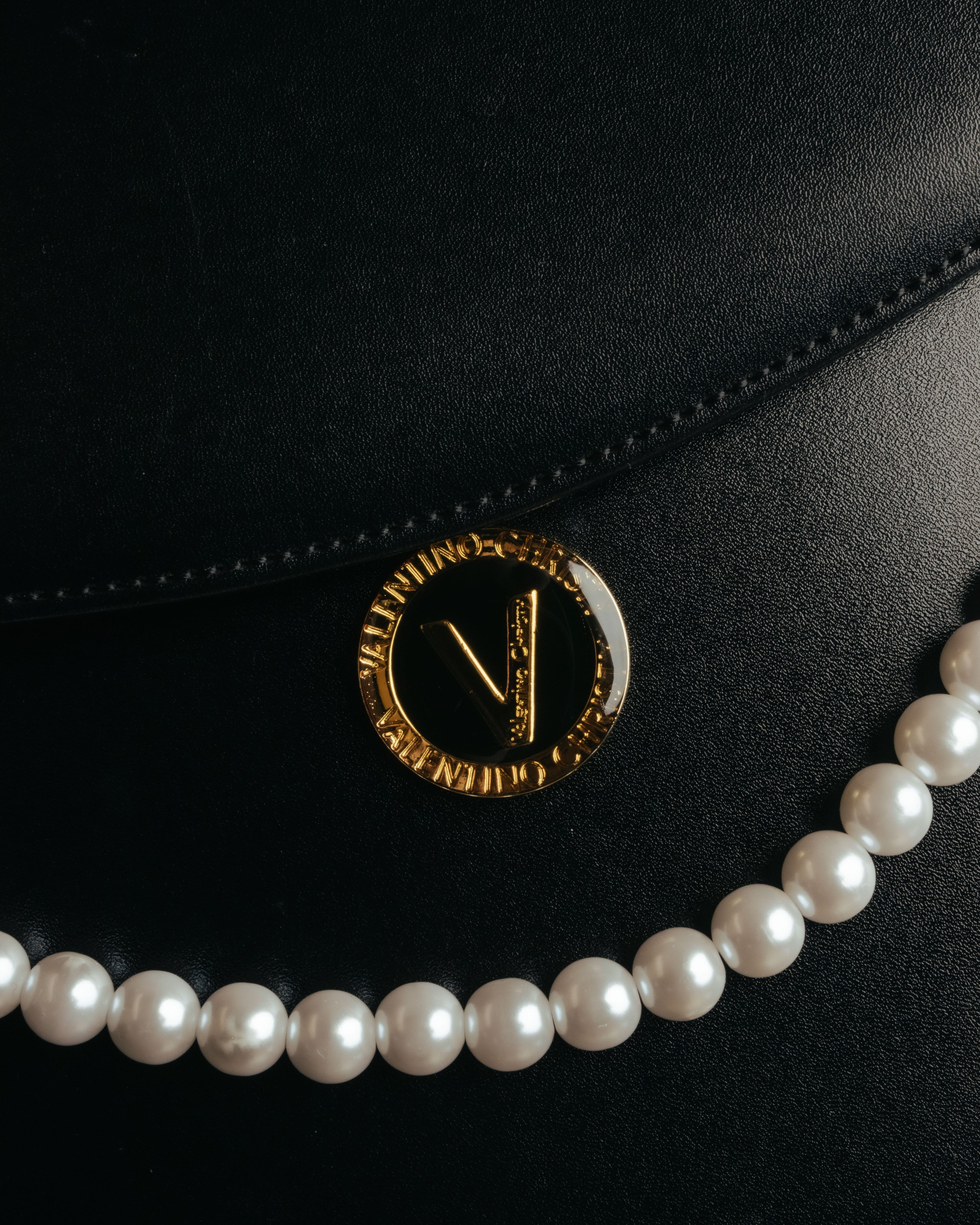 “VALENTINO CHRISTY” 80’s-90’s Pearl chain formal handbag