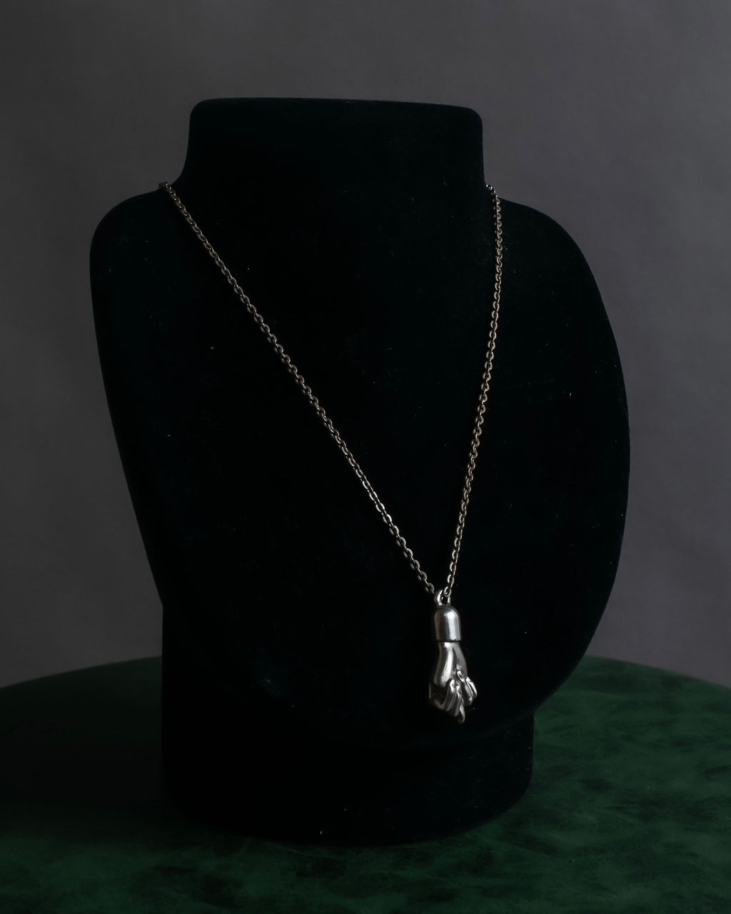 "Vivienne Westwood" Praying hands motif silver necklace