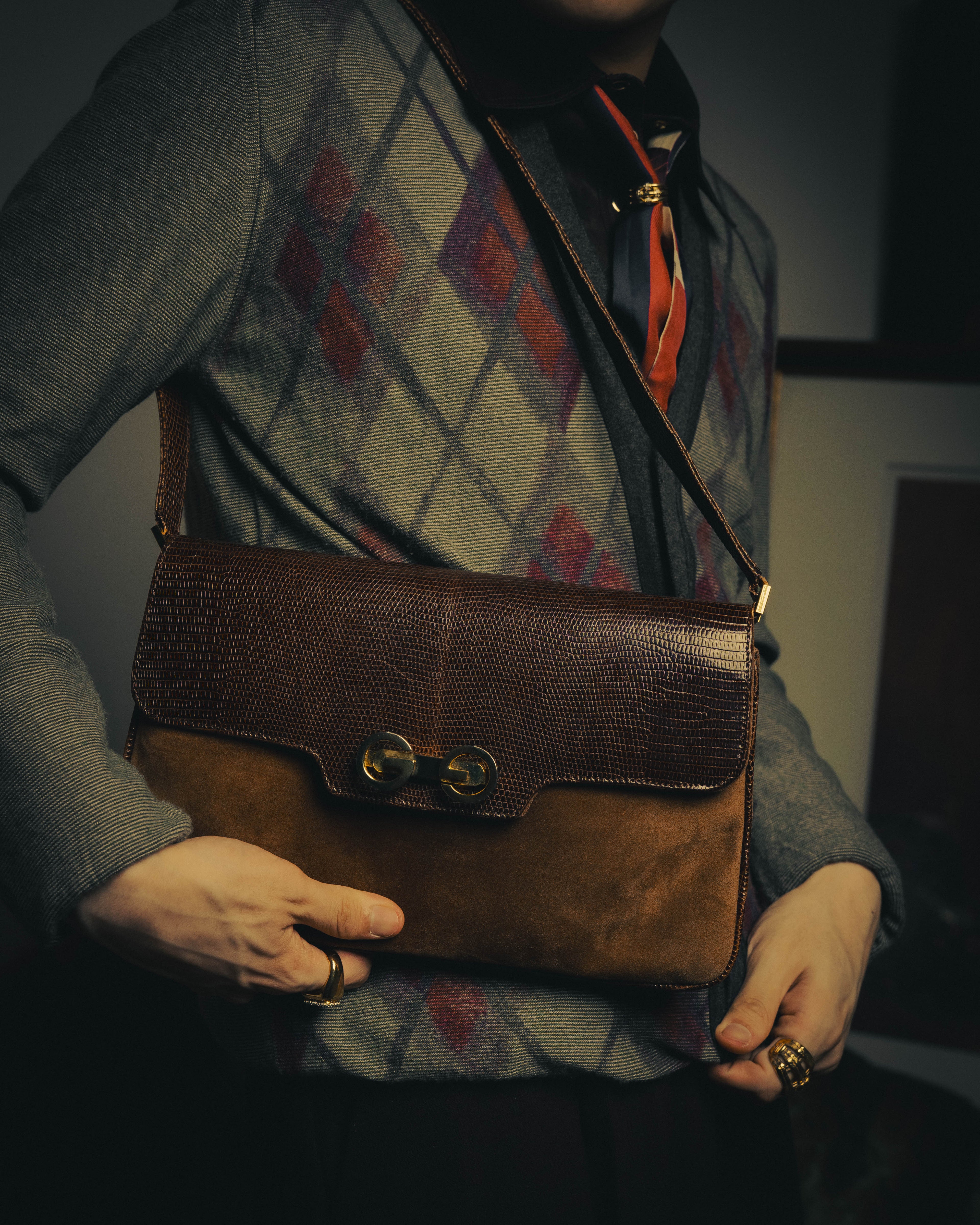 –SPECIAL– "GUCCI" 70's Classic horsebit shoulder bag