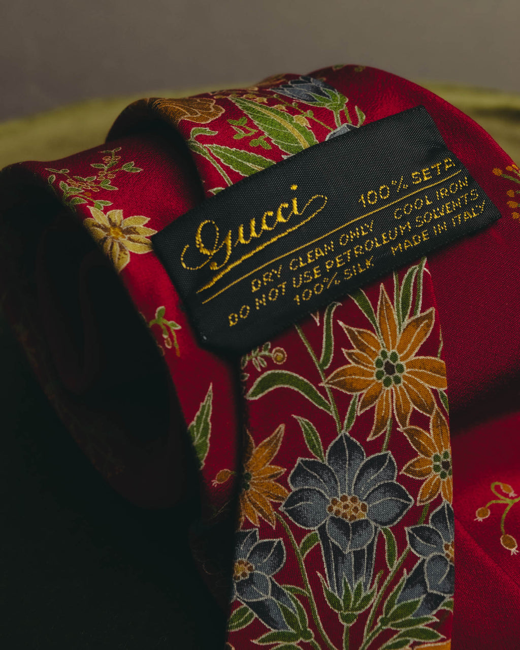 "GUCCI" 70's-80's Floral silk scarf tie