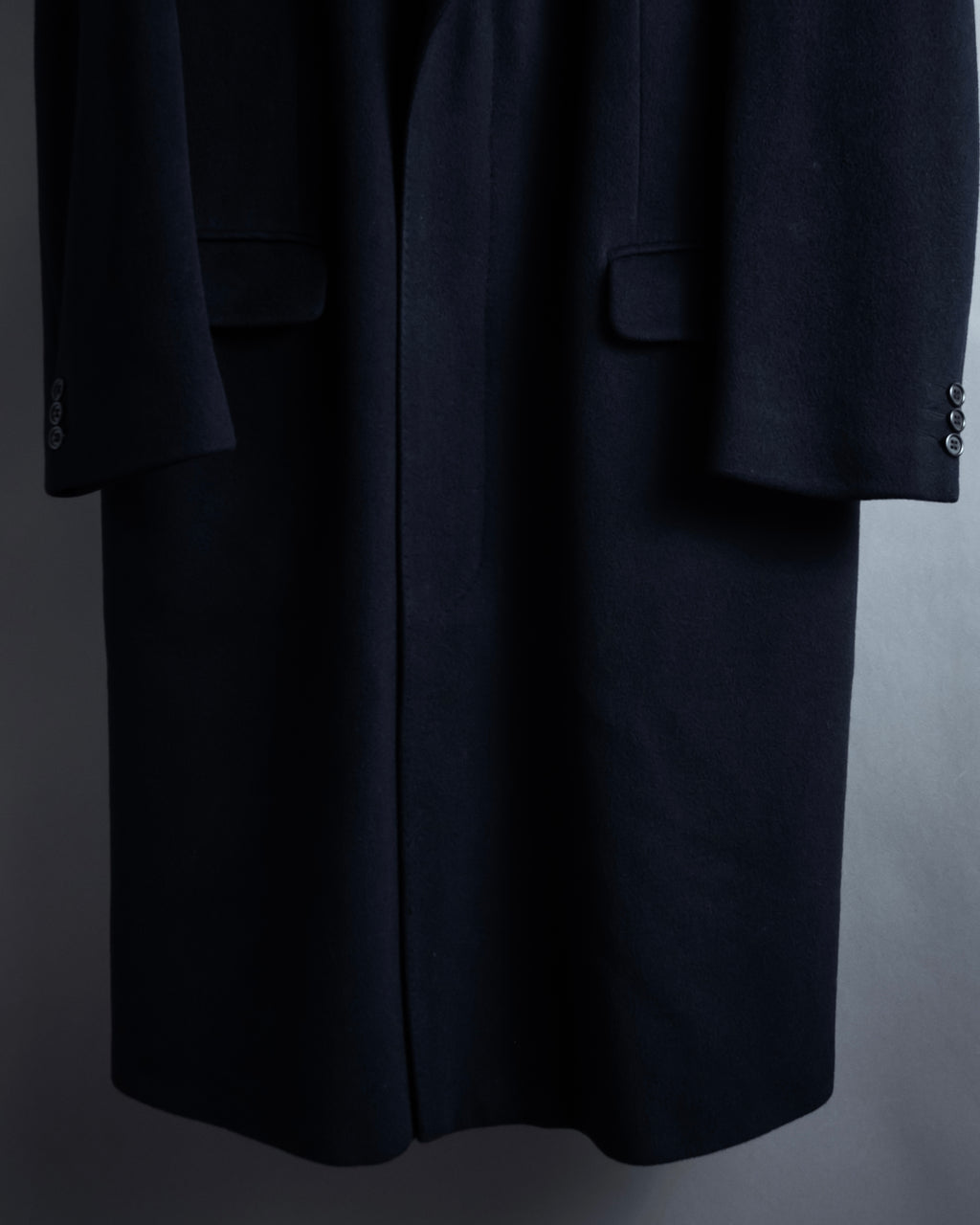 -SPECIAL- "BURBERRYS" 1980-1990's 
Classically tailored oversized 100% cashmere chester coat