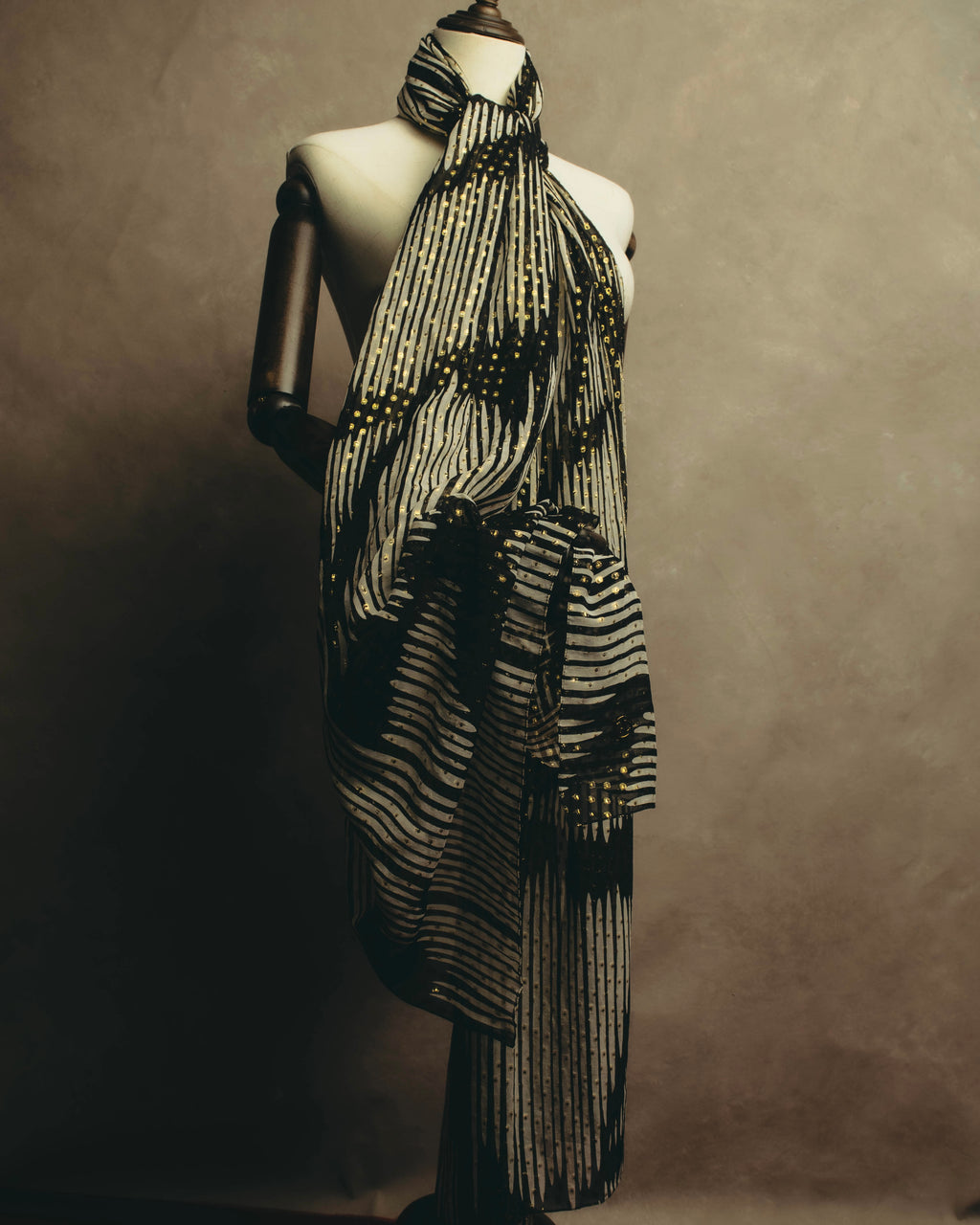 -SPECIAL- “GUCCI” 00’s-10’s Metallic printed sheer stole