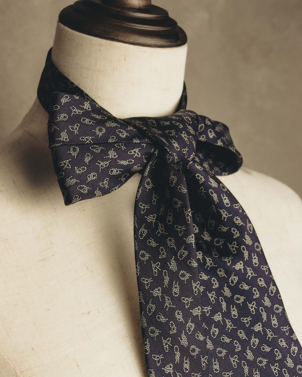 "Hermès" 80's-90's Classic jacquard silk necktie