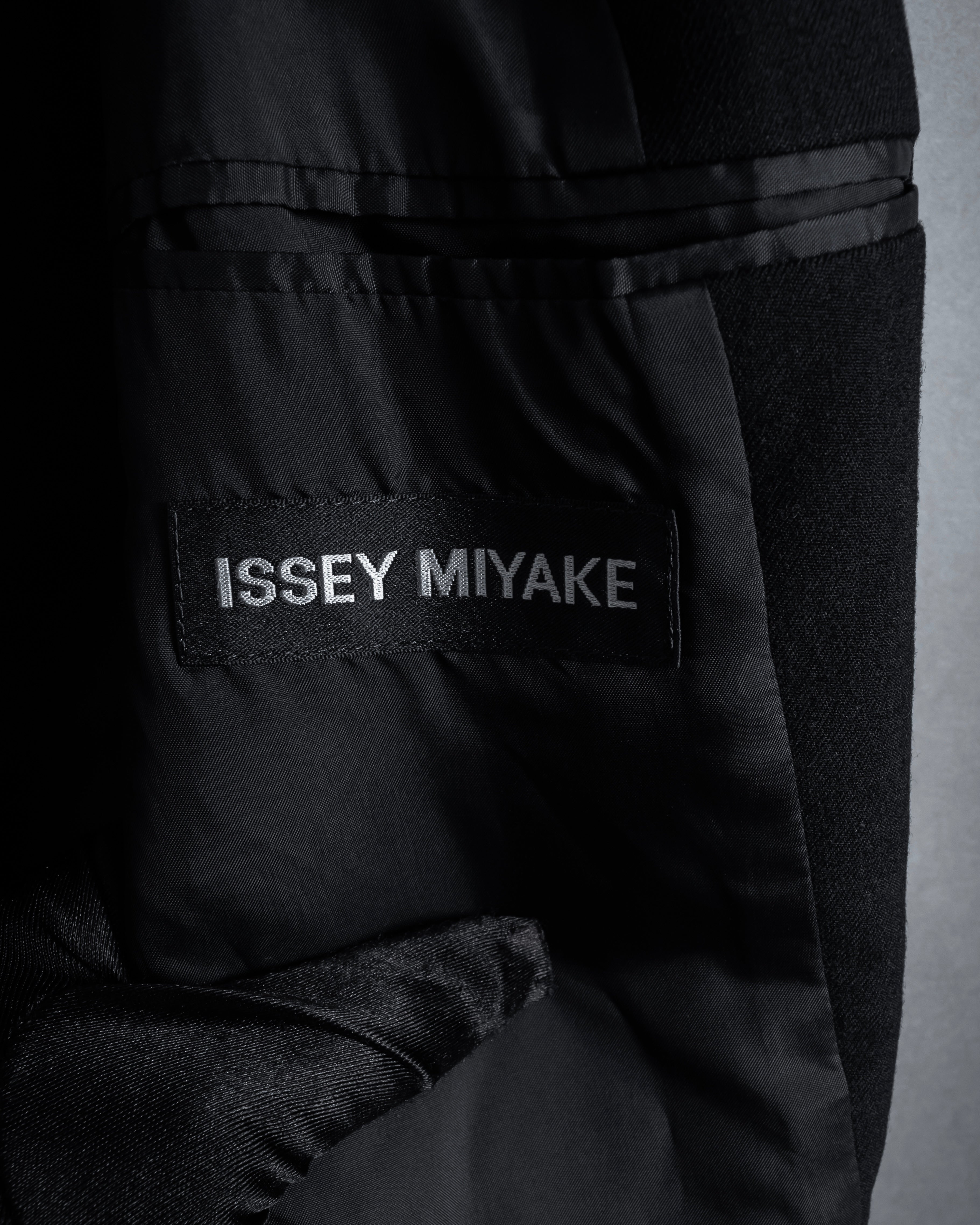 "ISSEY MIYAKE" 00AW Simple detail wool tailored jacket