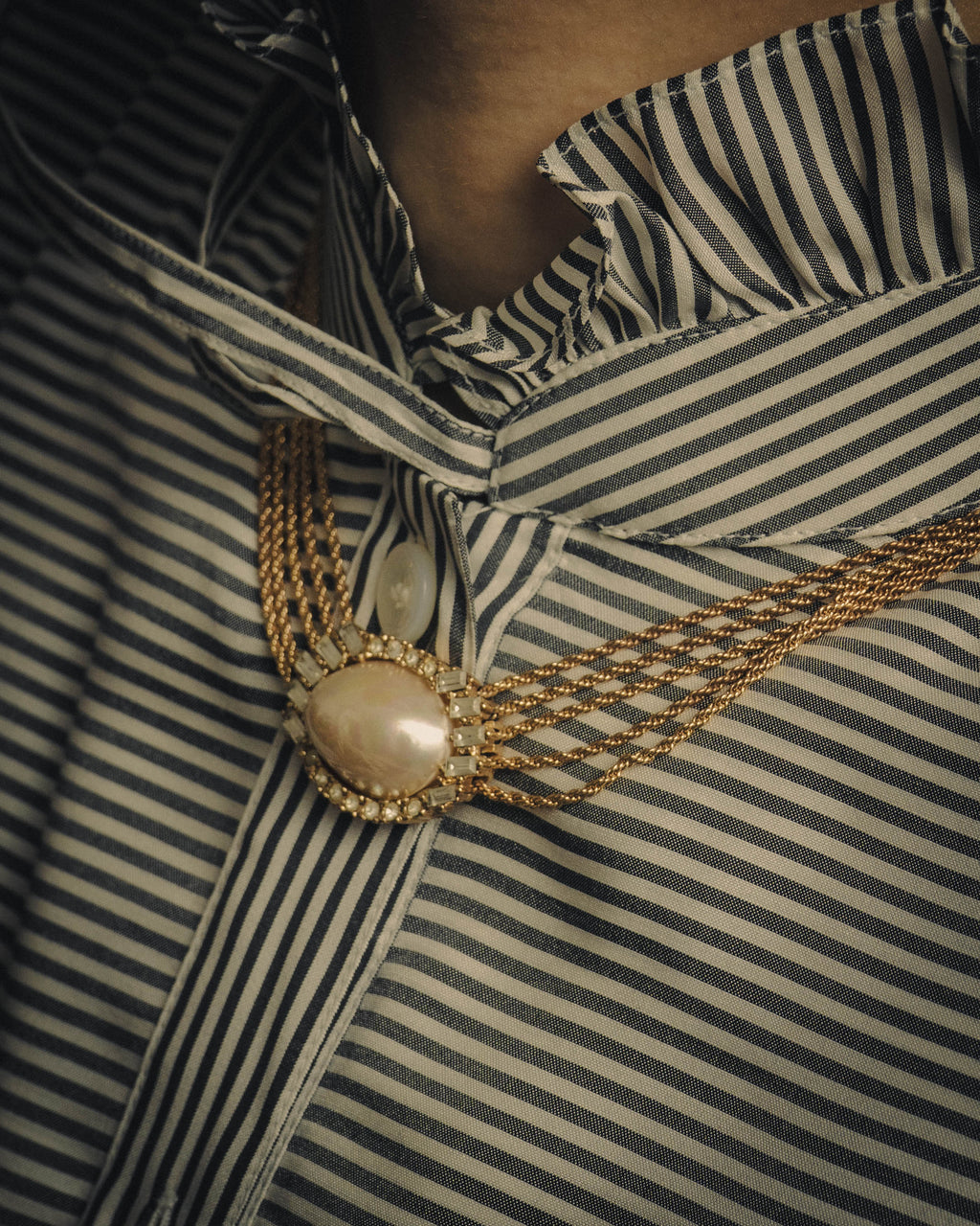 -SPECIAL- “Christian Dior” 80’s-90’s Pearl cabochon multi chain necklace