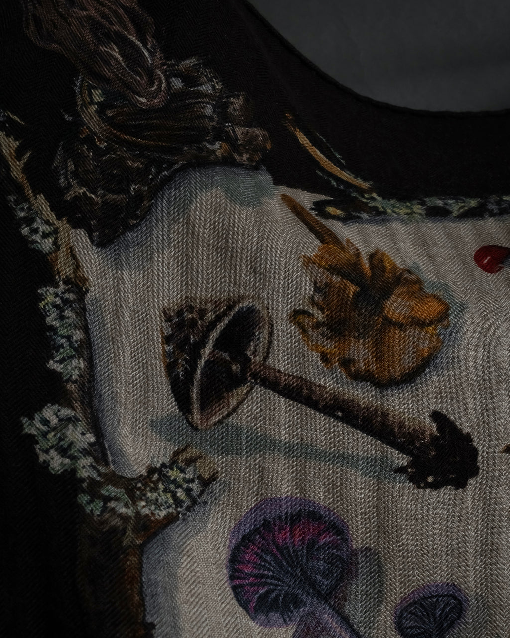 "HERMES" 80's Carré 90 Les Champignons II silk scarf