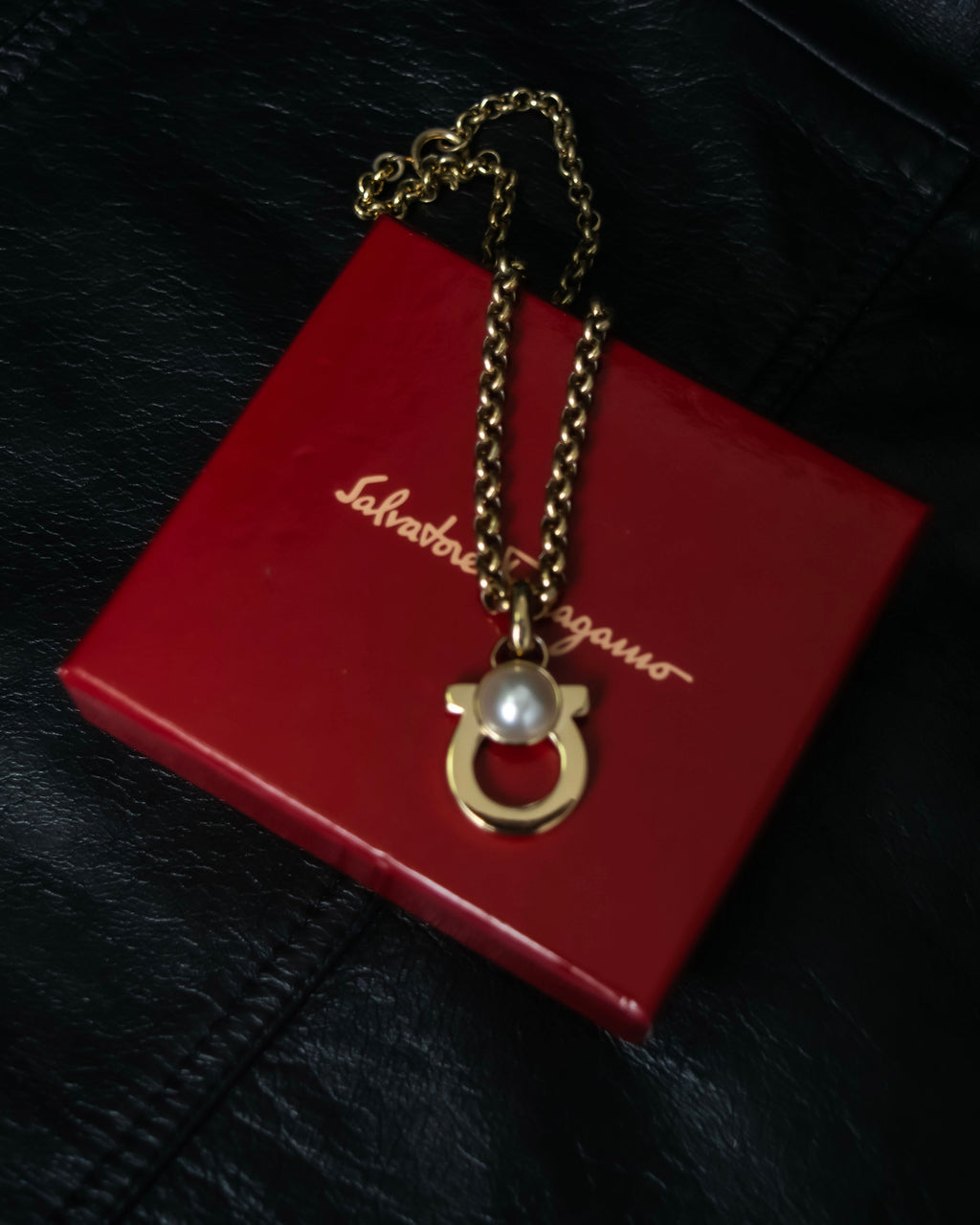 "Salvatore Ferragamo" Gancini design necklace