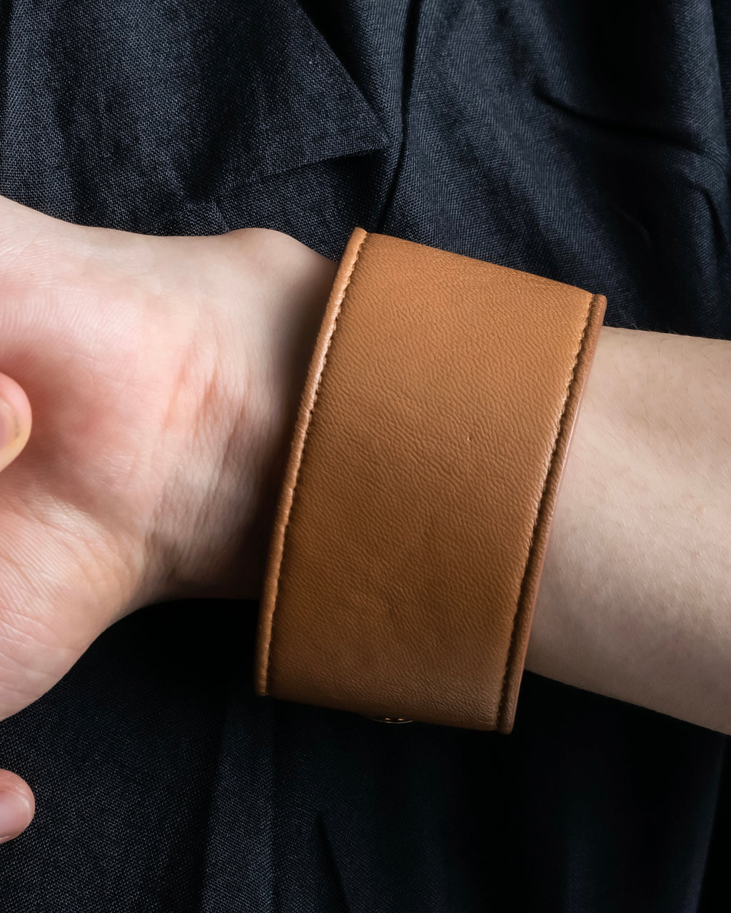 "Ferragamo" Gancini motif leather bangle