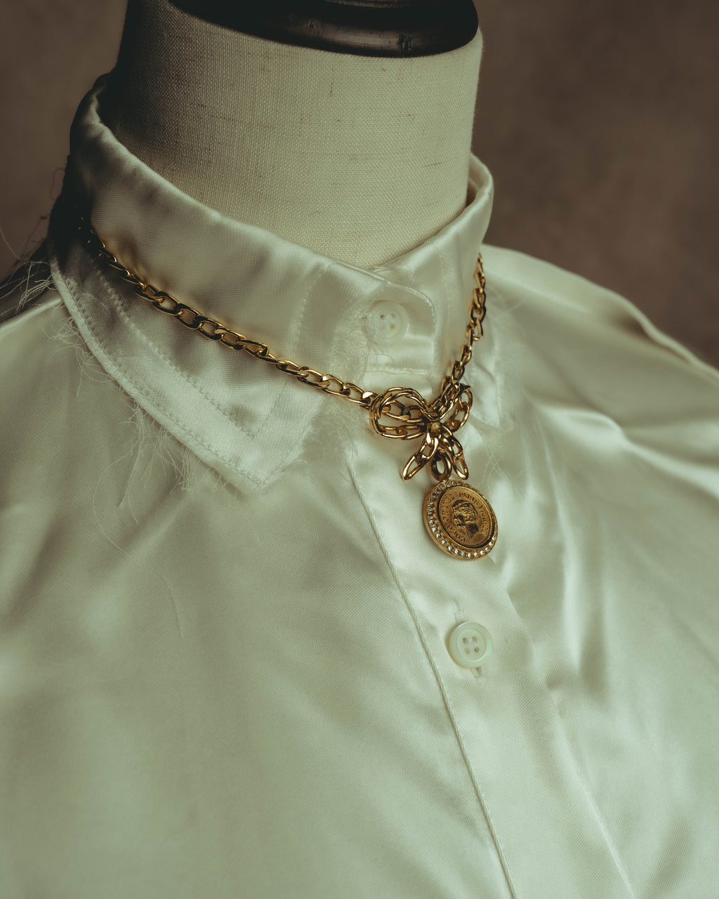 –SPECIAL– "CHANEL" 95AW Jeweled medallion pendant necklace