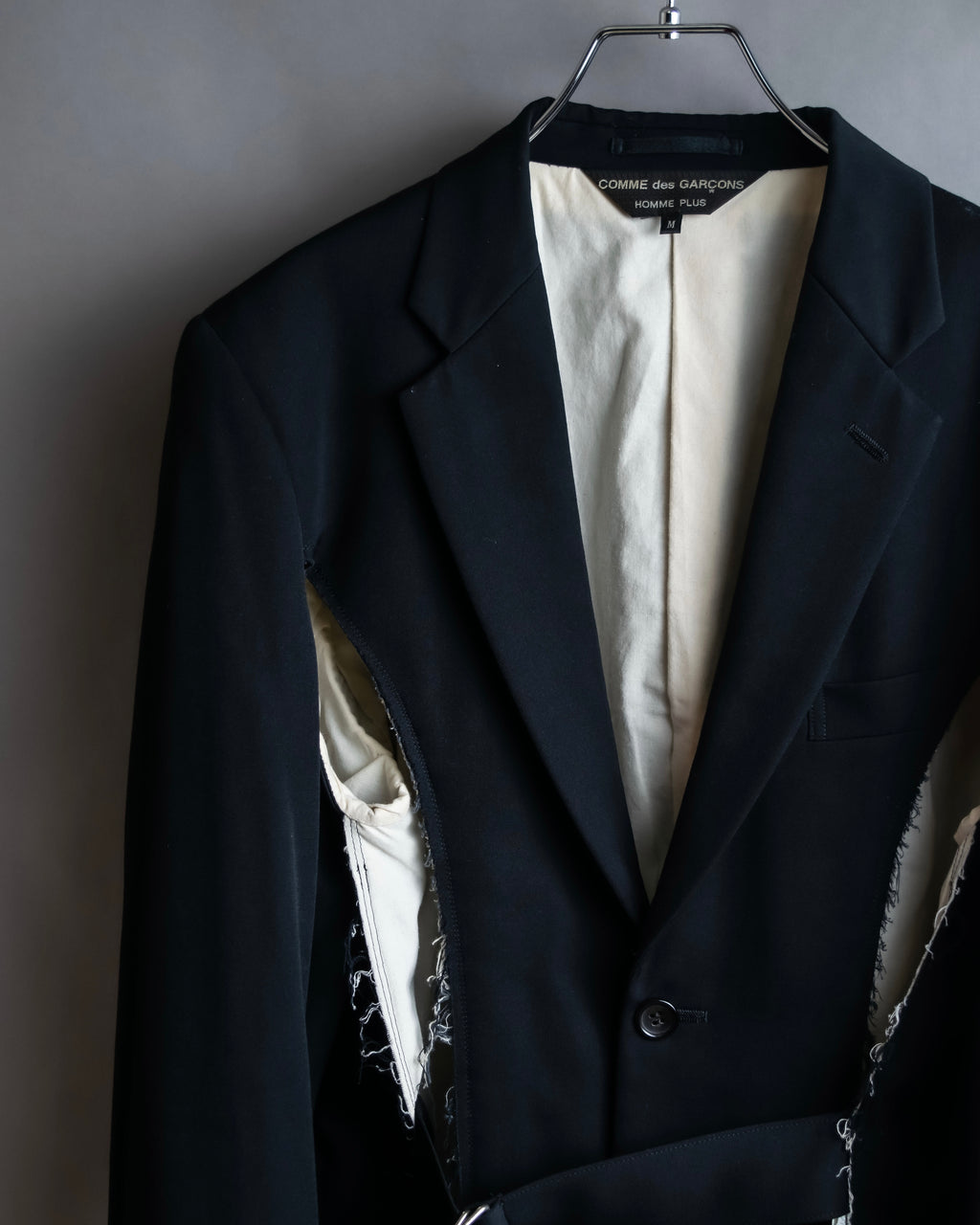 "COMME des GARCONS HOMME PLUS" 17AW Cutting design belted tailored jacket