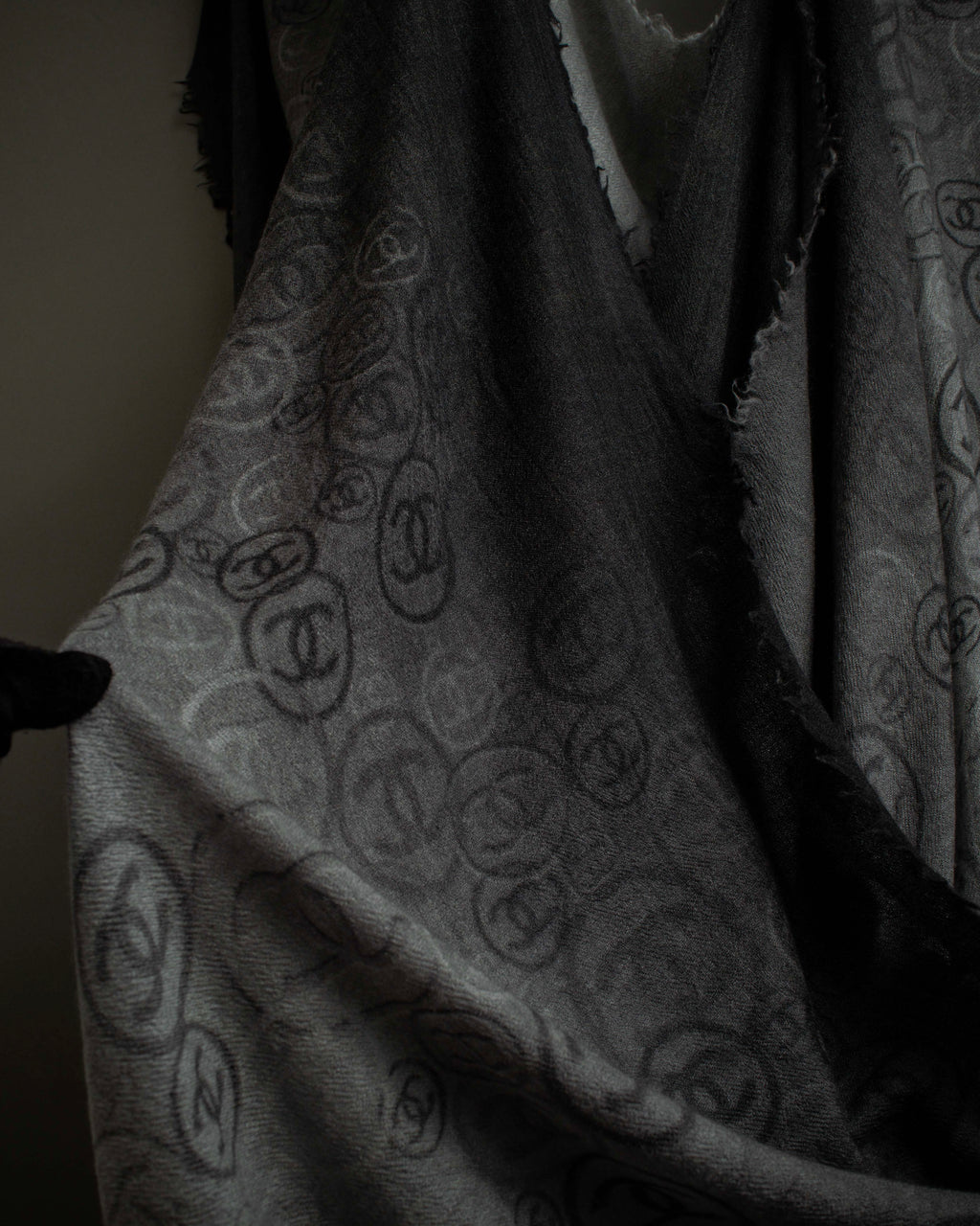 "CHANEL" Logo engraved design cashmere super large stole