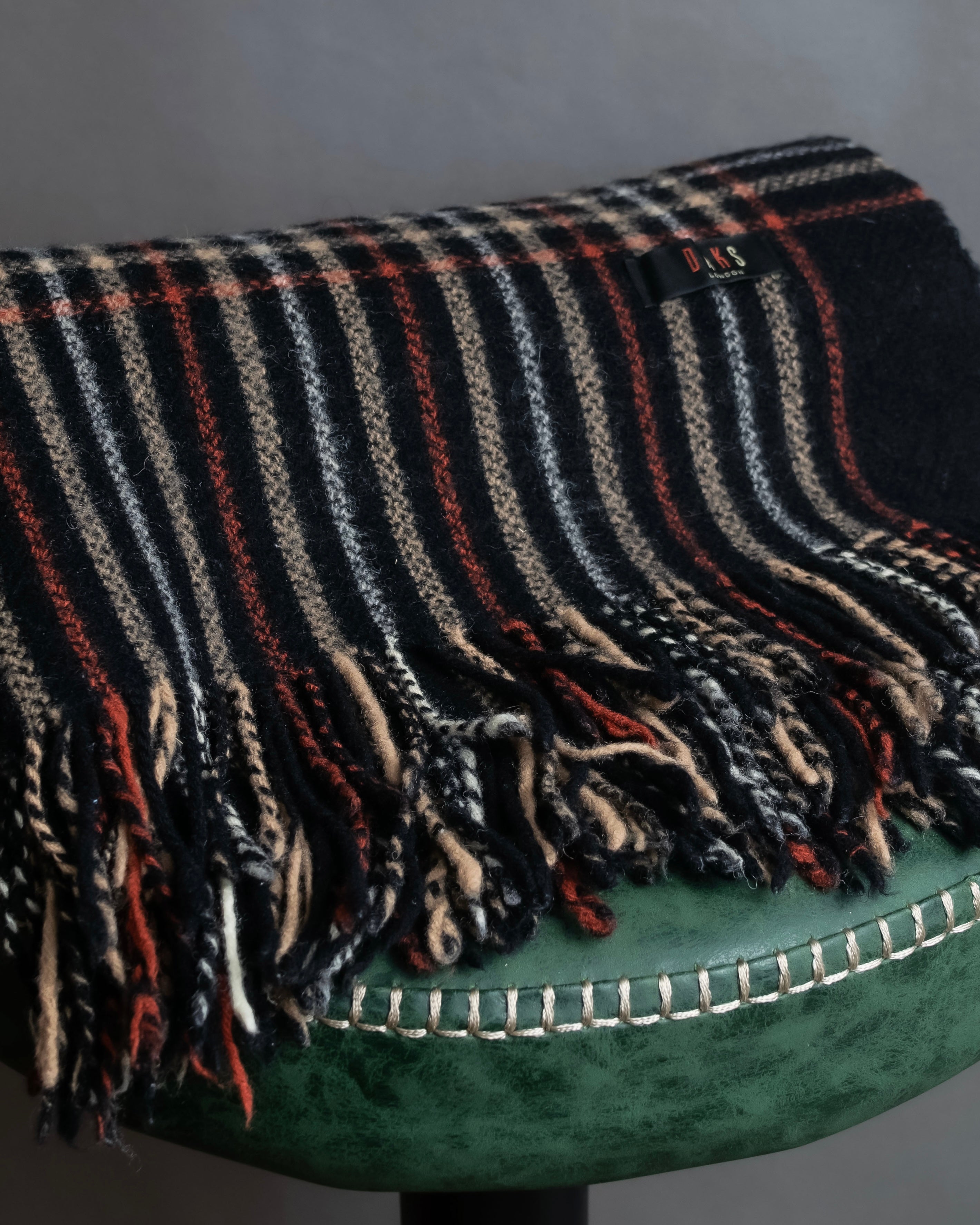 "DAKS" House check pattern fringe design muffler