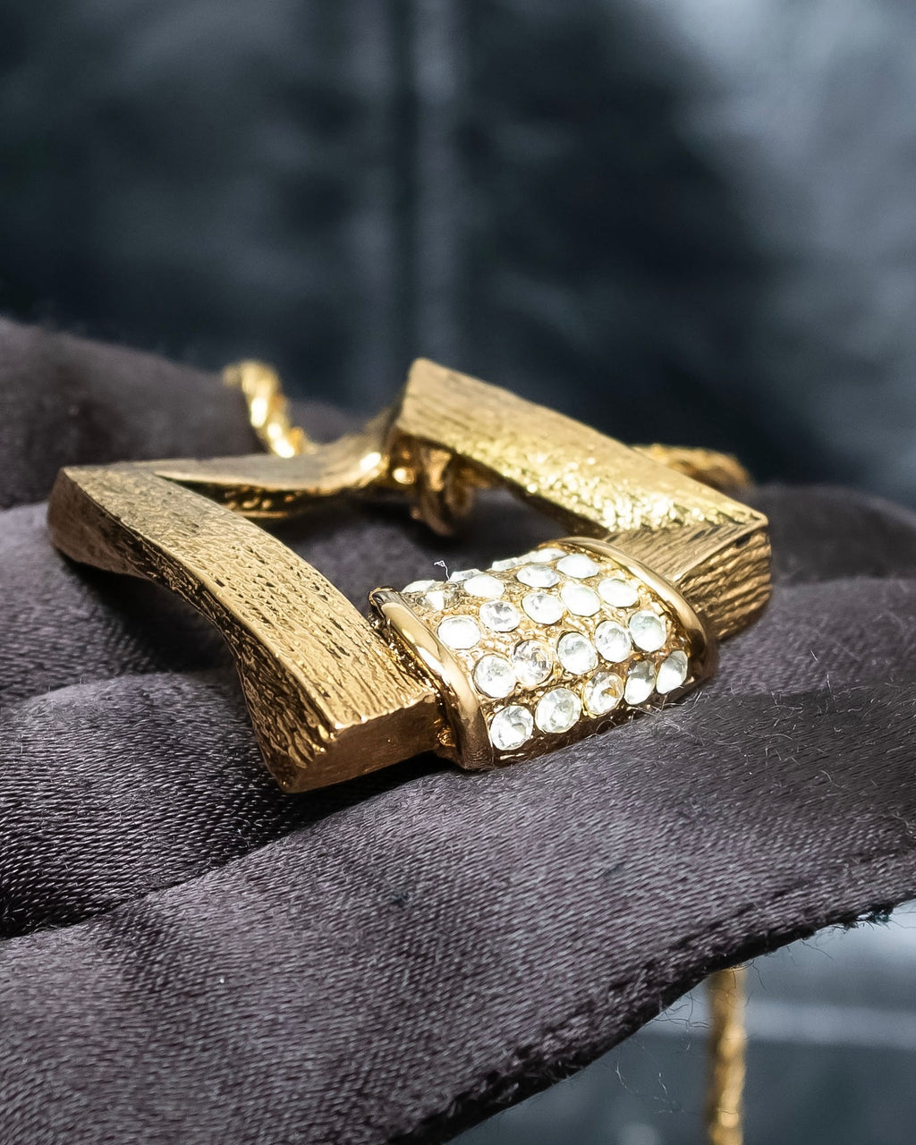 "YVES SAINT LAURENT" rhinestone motif gold necklace