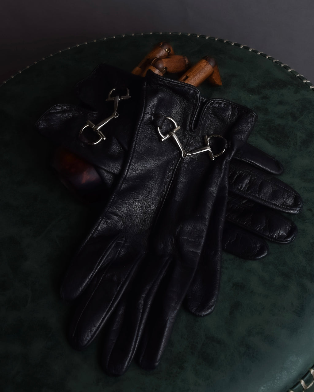 "GUCCI" Horse bit motif fitted leather gloves