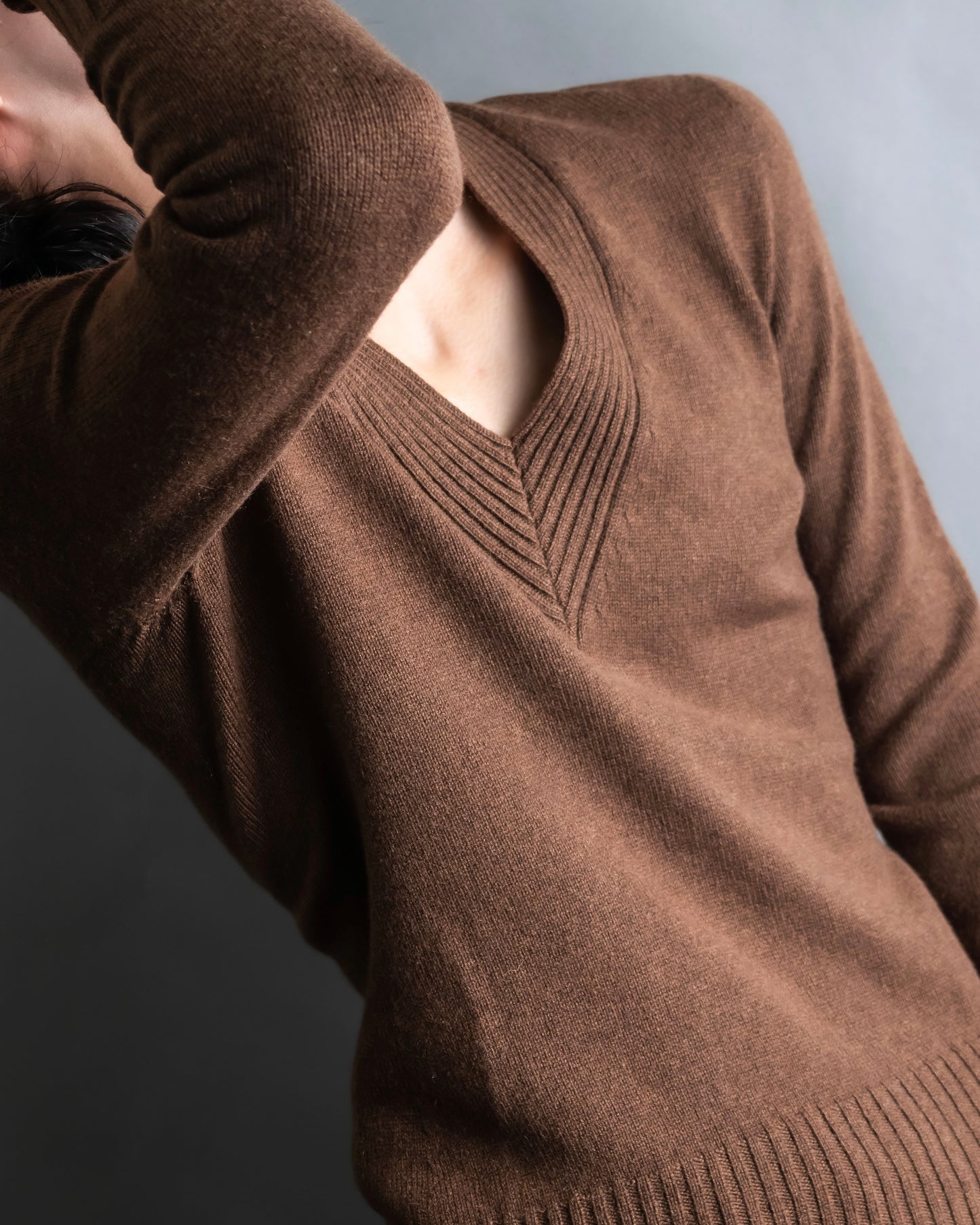 "HERMES" 100% cashmere V neck design knit