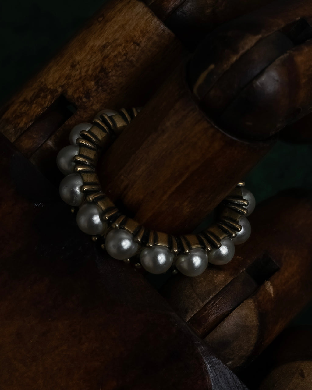 "Christian Dior" Eternity design pearl arrangement gold ring