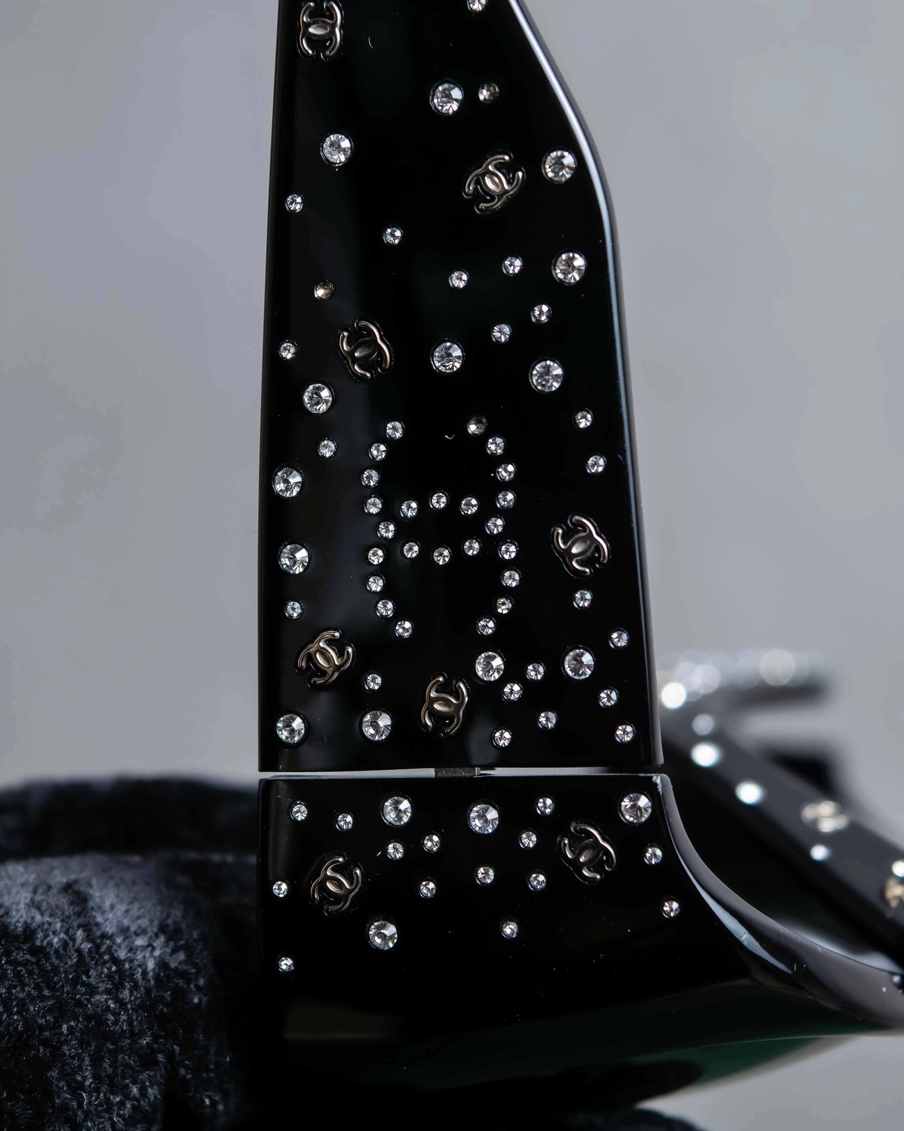 "CHANEL" Rhinestone &amp; Coco mark engraved black lens sunglasses