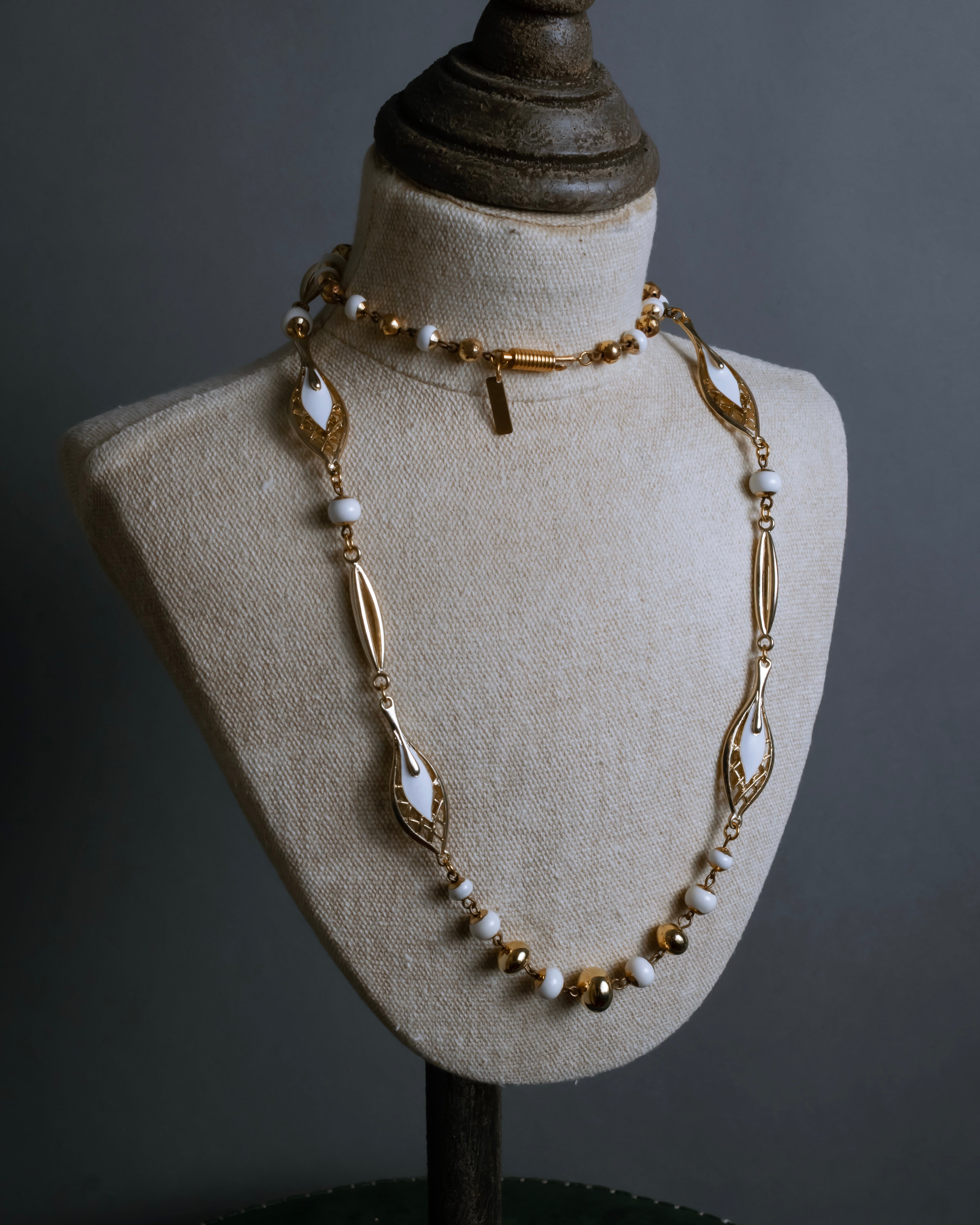 "BALENCIAGA" Leaf motif bijou santoire necklace