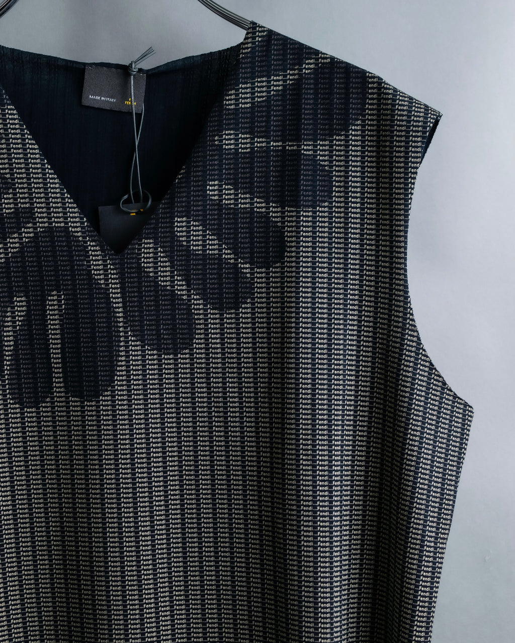 "FENDI" Logo print V-neck sleeveless top
