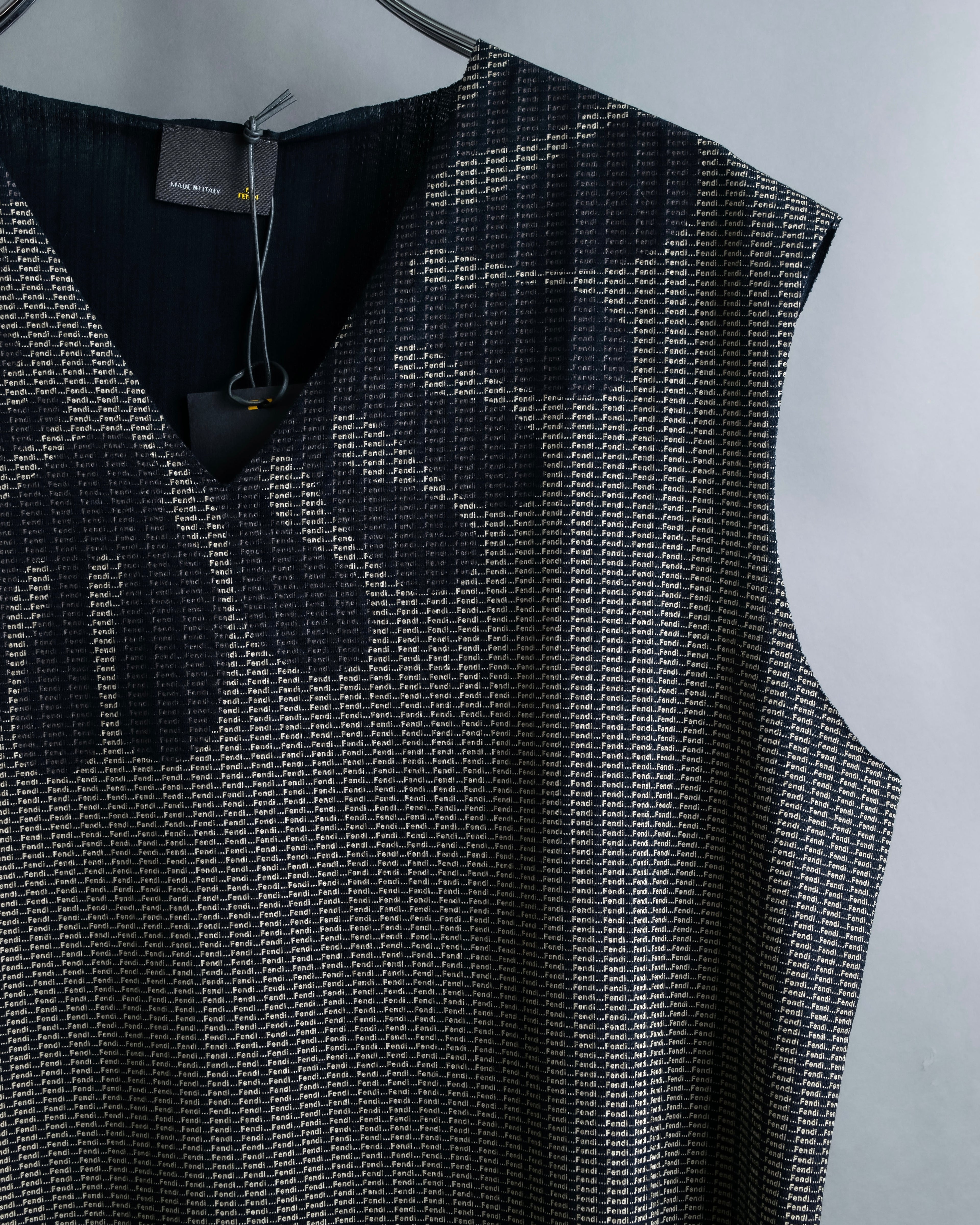 "FENDI" Logo print V-neck sleeveless top