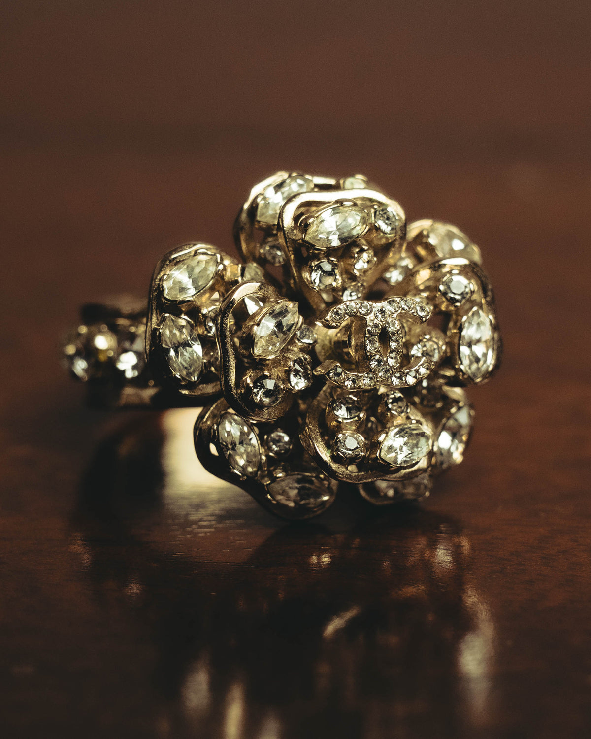 -SPDCIAL- “CHANEL” 99AW Repeated logo oval medallion ring