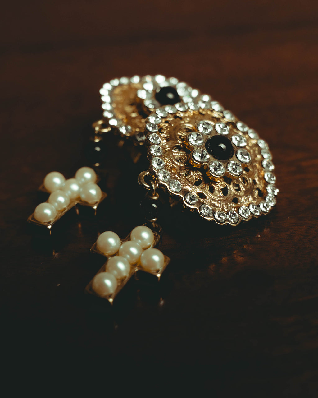 –SPECIAL– "VALENTINO" 80's-90's Ornate clip-on drop earrings